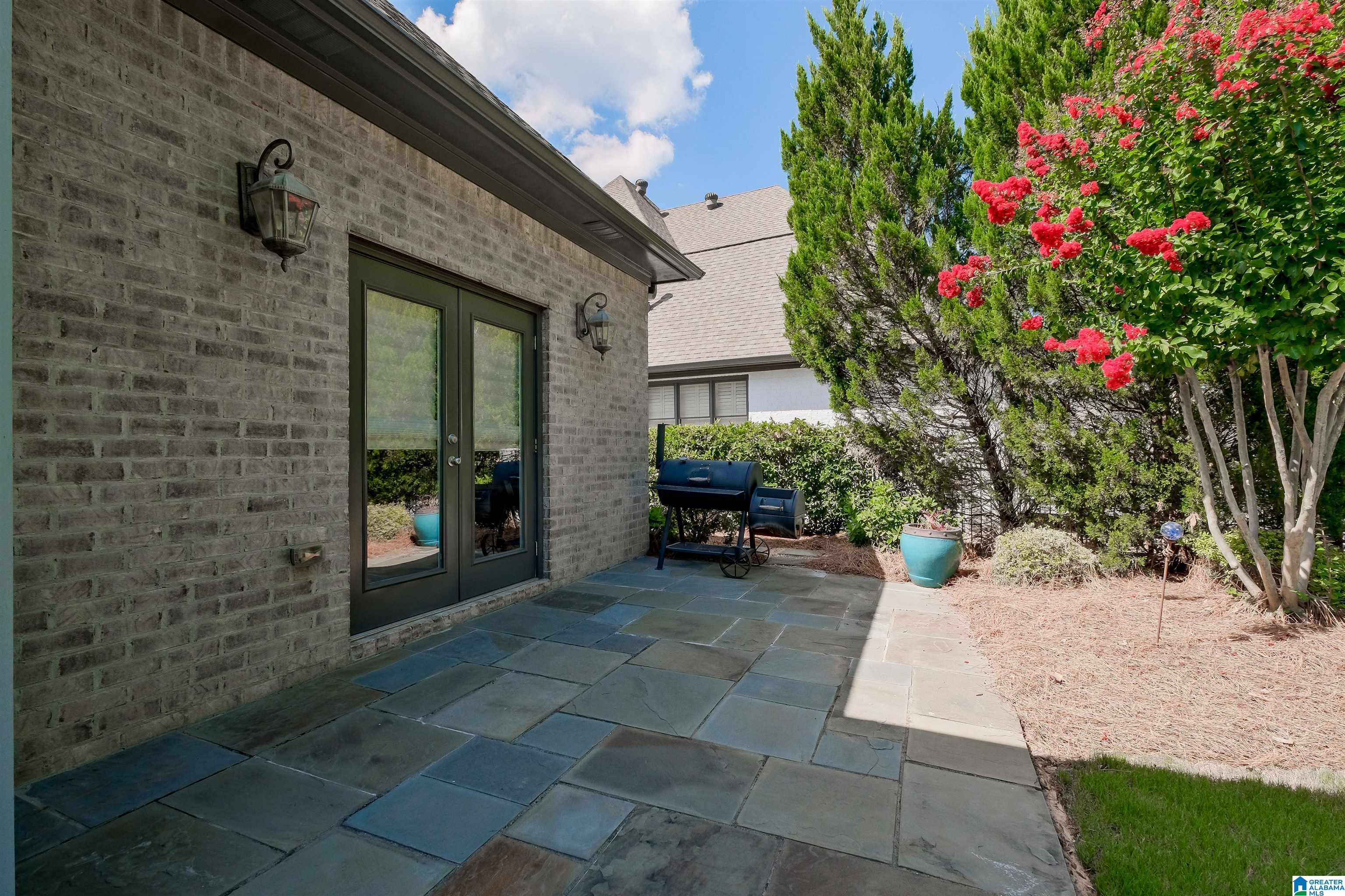 2045 HIGHLAND VILLAGE BEND