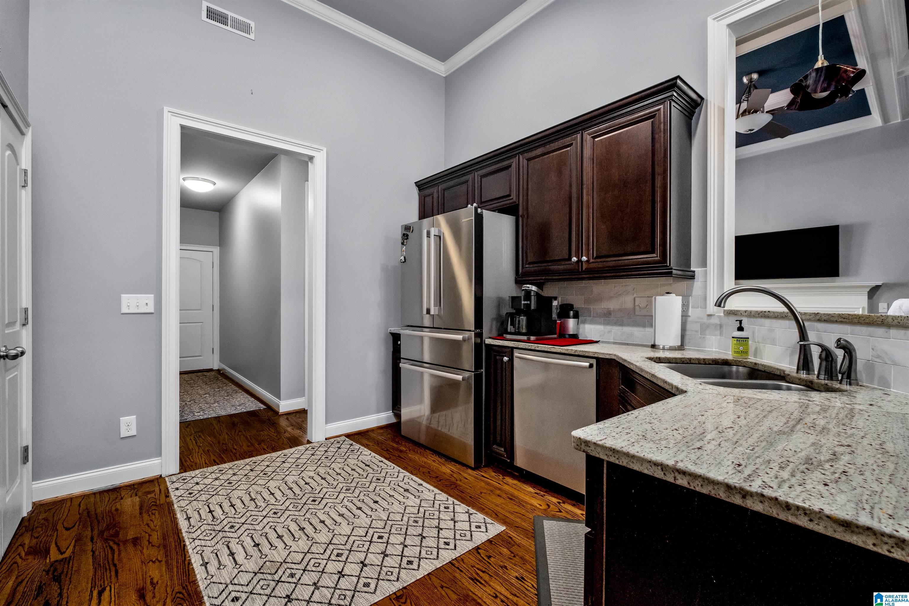 2045 HIGHLAND VILLAGE BEND