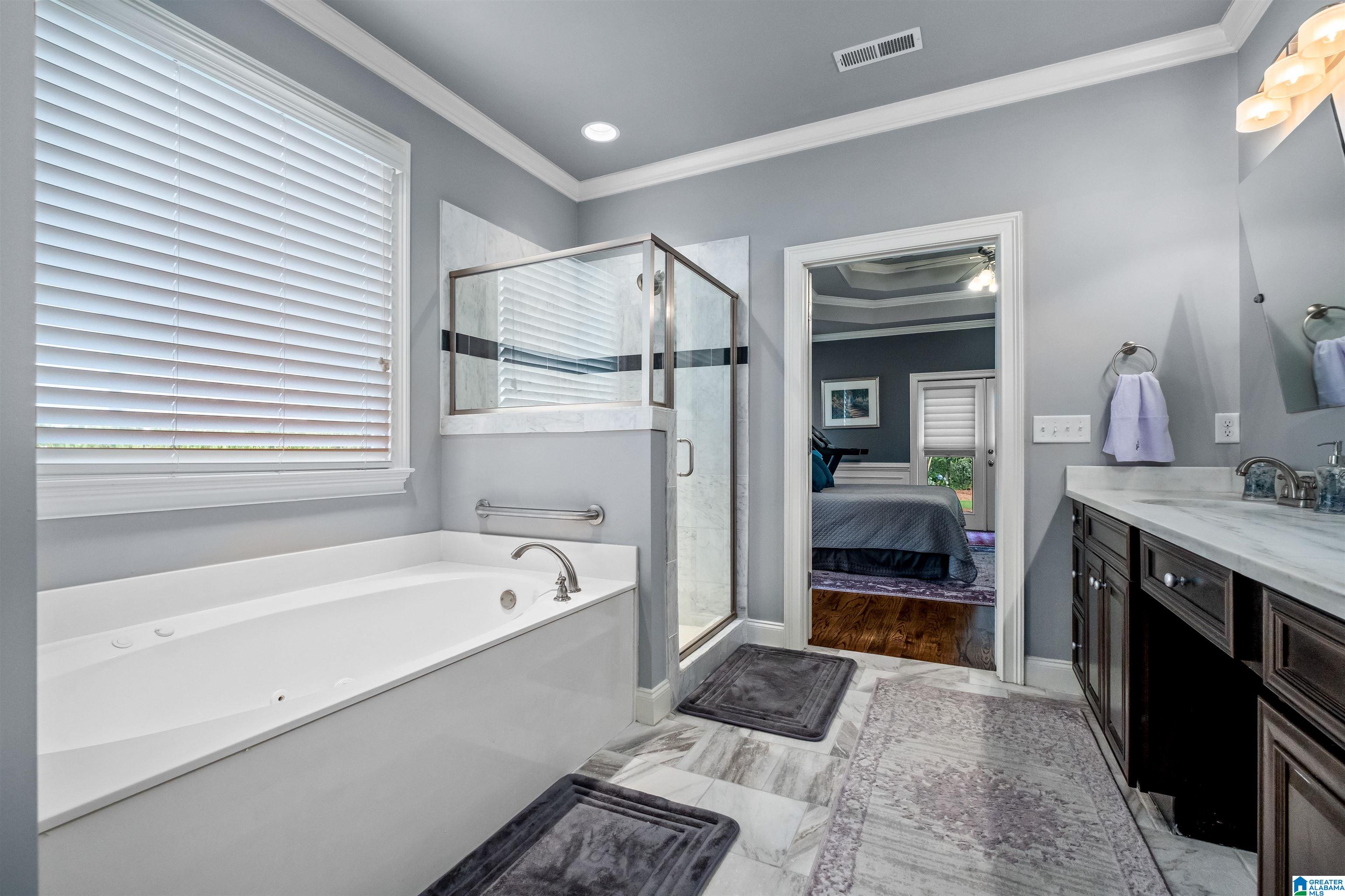 2045 HIGHLAND VILLAGE BEND