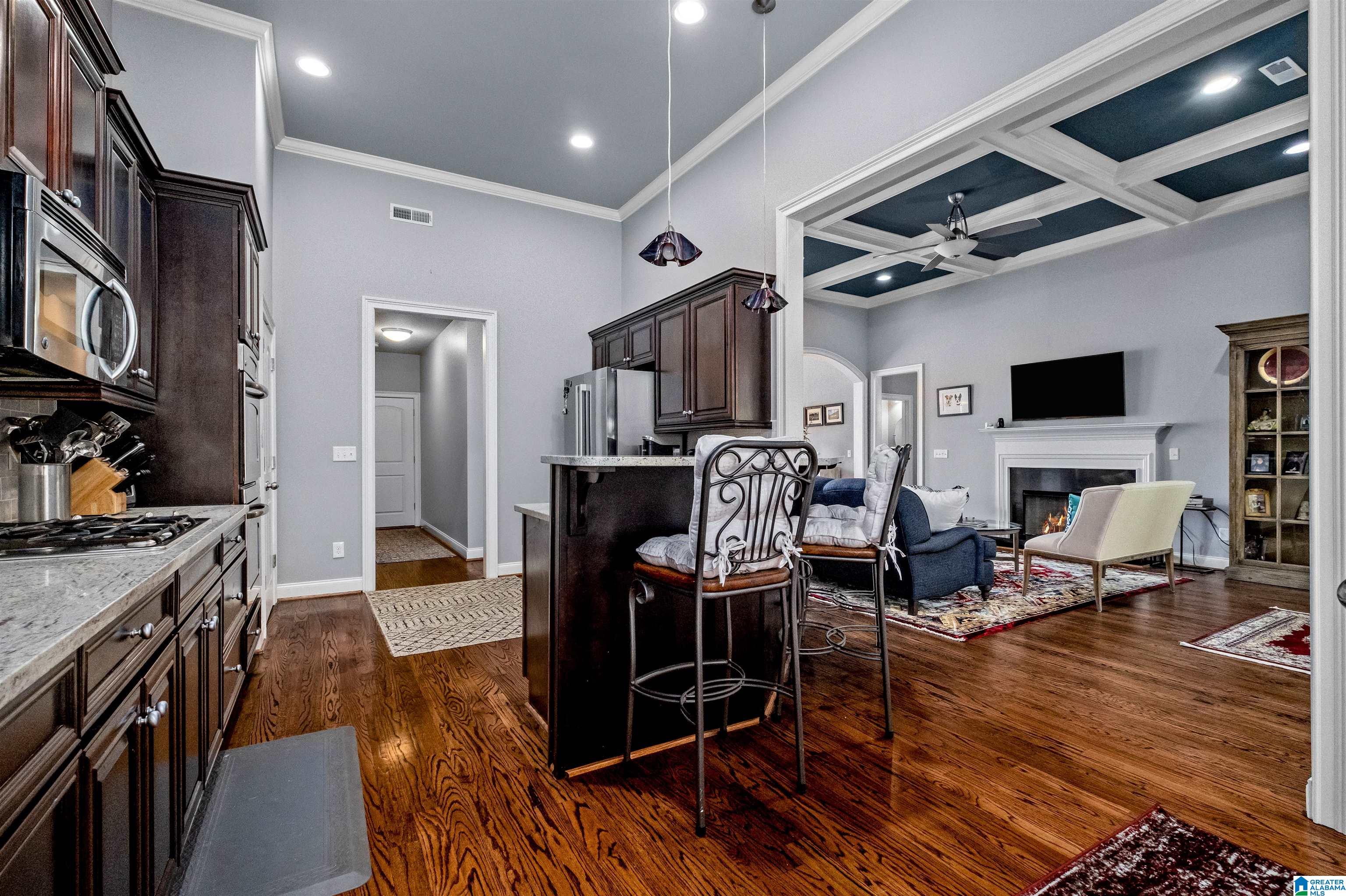 2045 HIGHLAND VILLAGE BEND