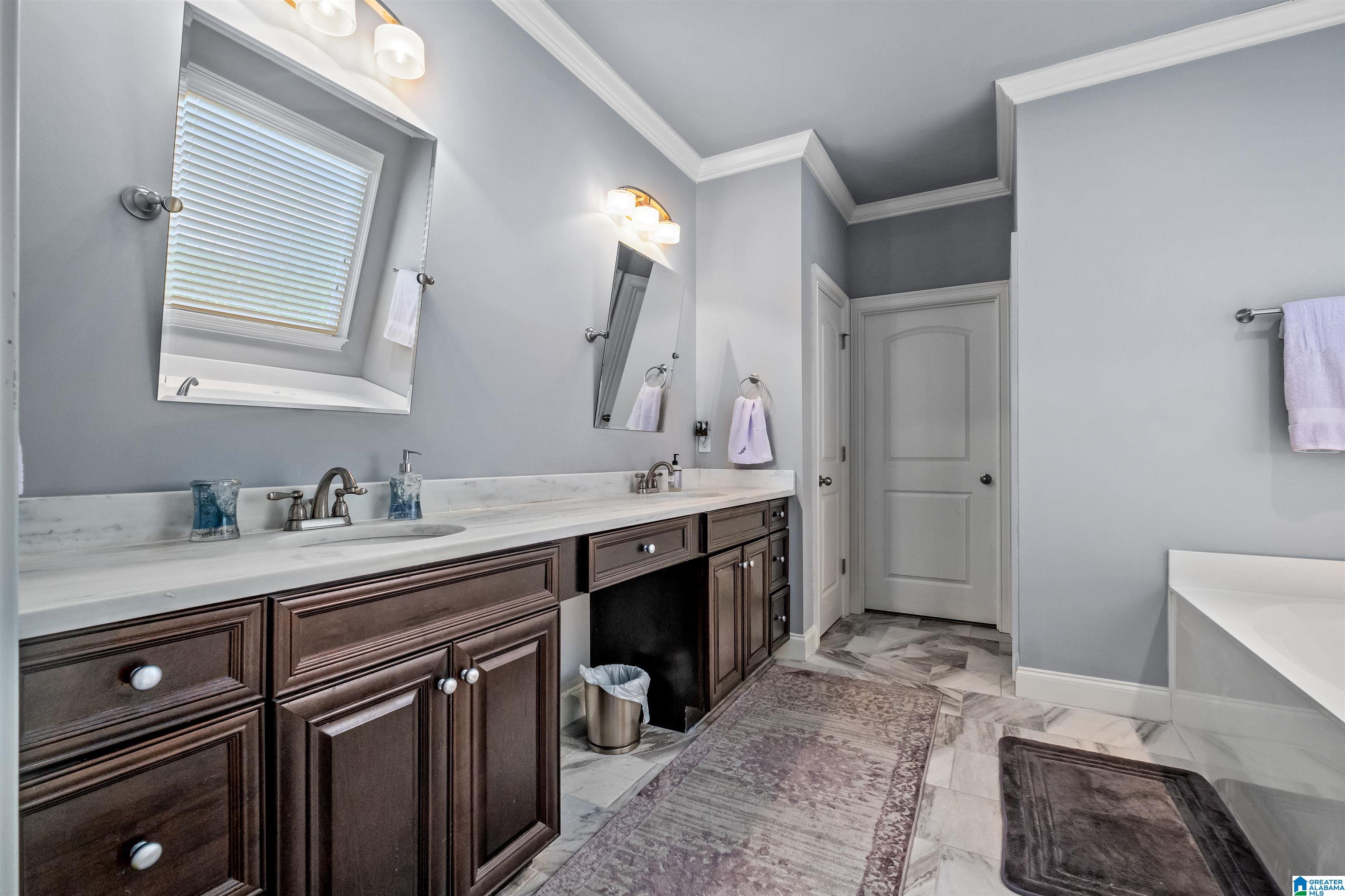 2045 HIGHLAND VILLAGE BEND