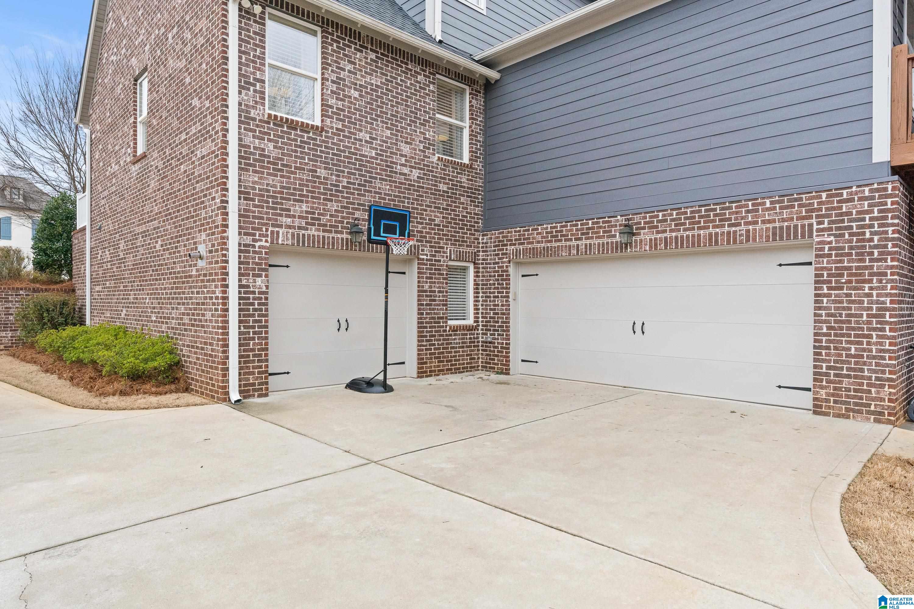 1126 MAGNOLIA RUN