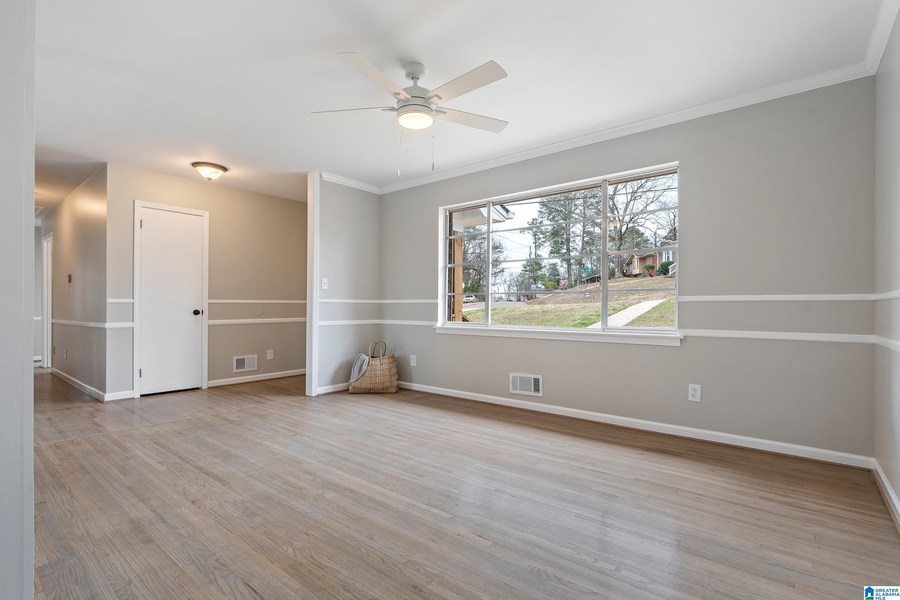 240 25TH COURT NW