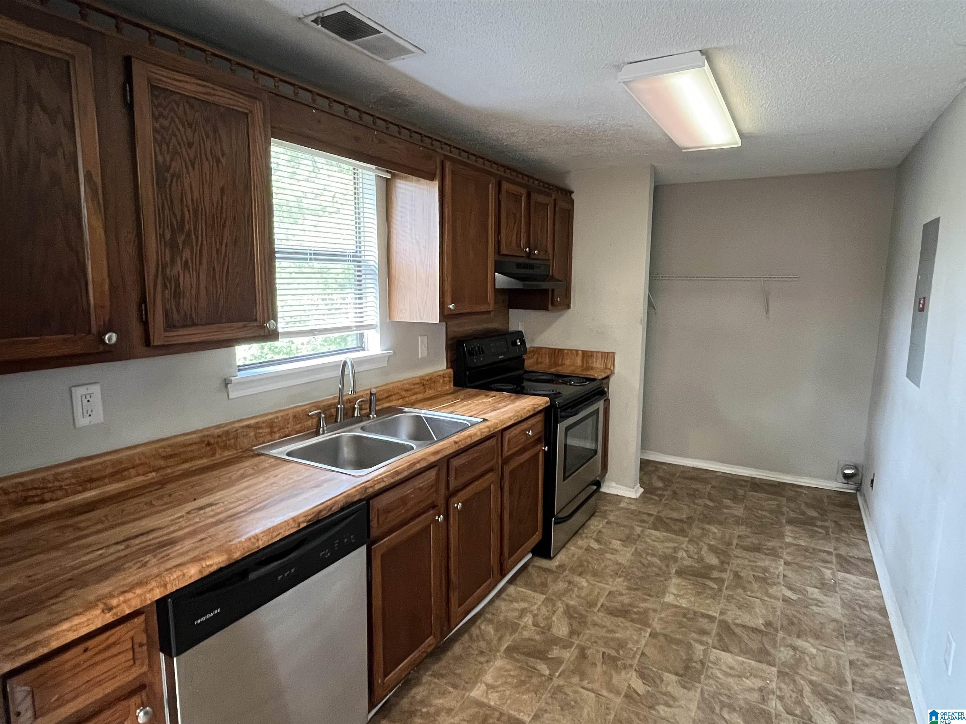 81 DELLA ROSE DRIVE