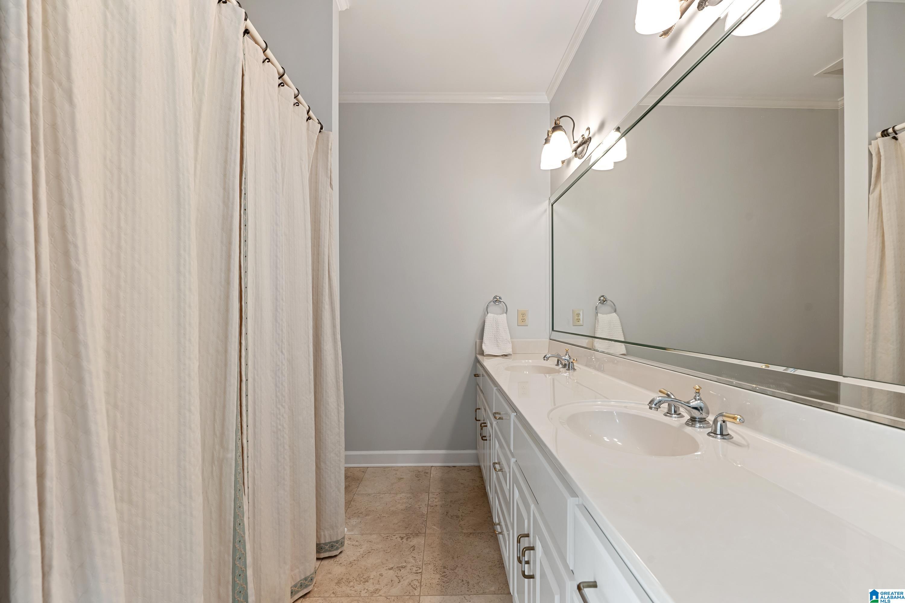 3 GLEN IRIS PARK