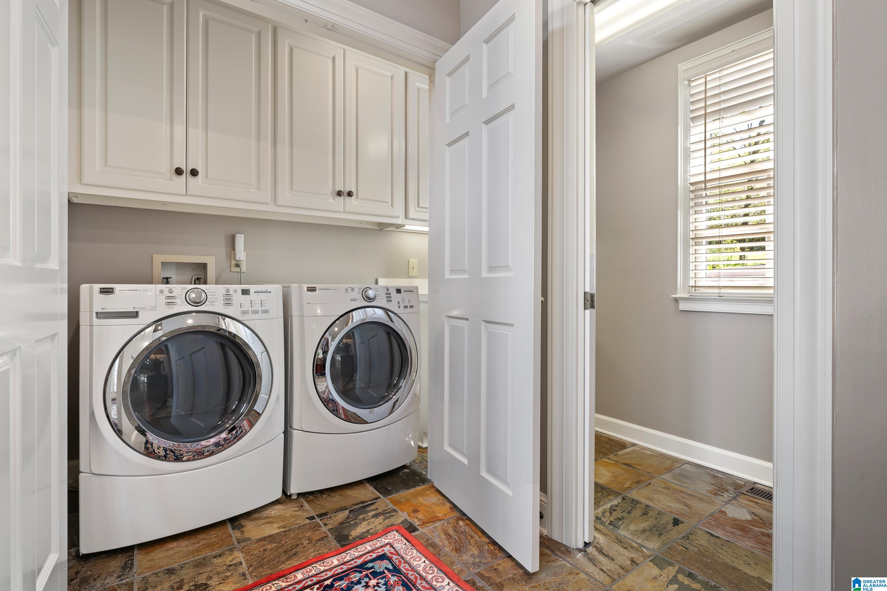 3 GLEN IRIS PARK