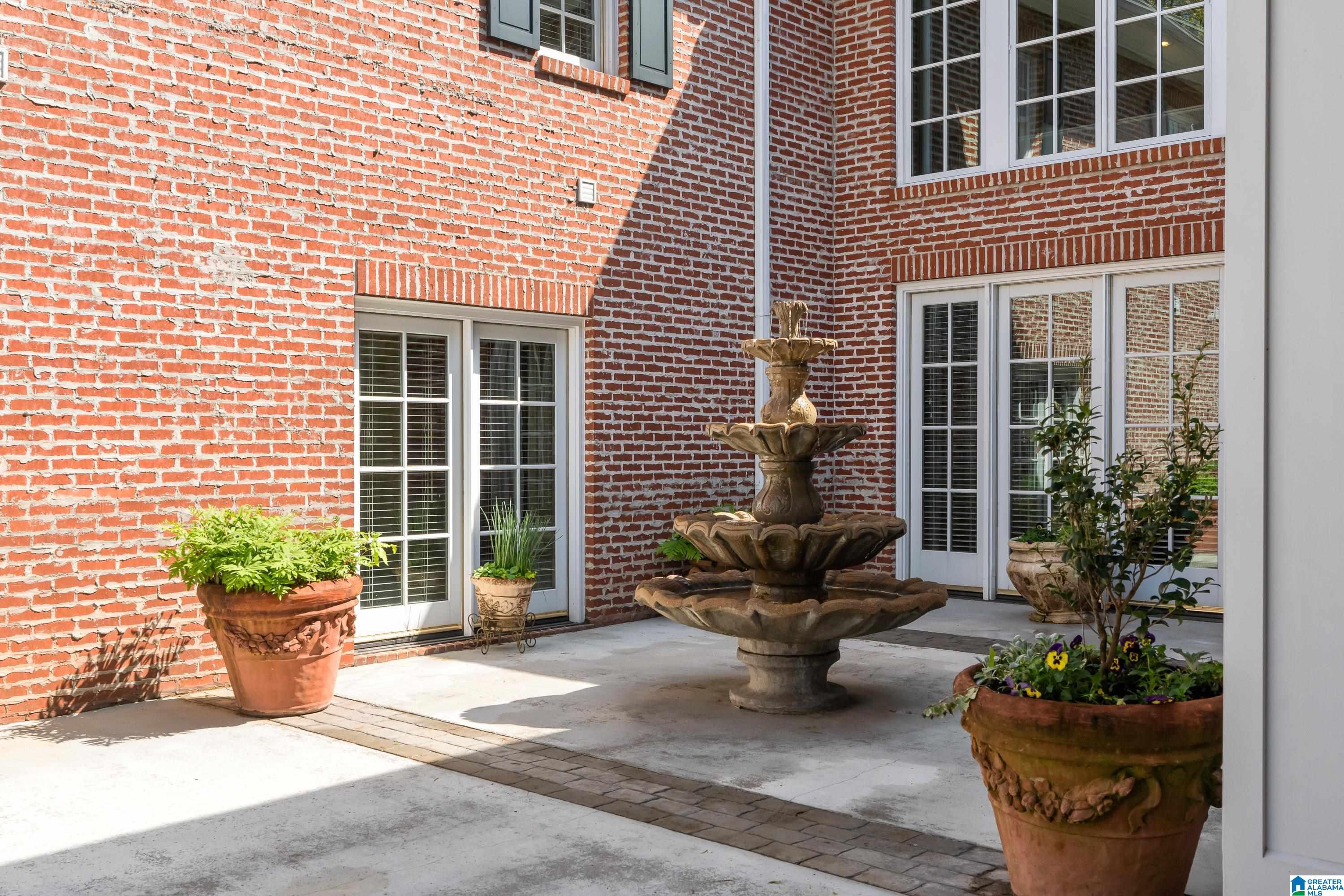 3 GLEN IRIS PARK
