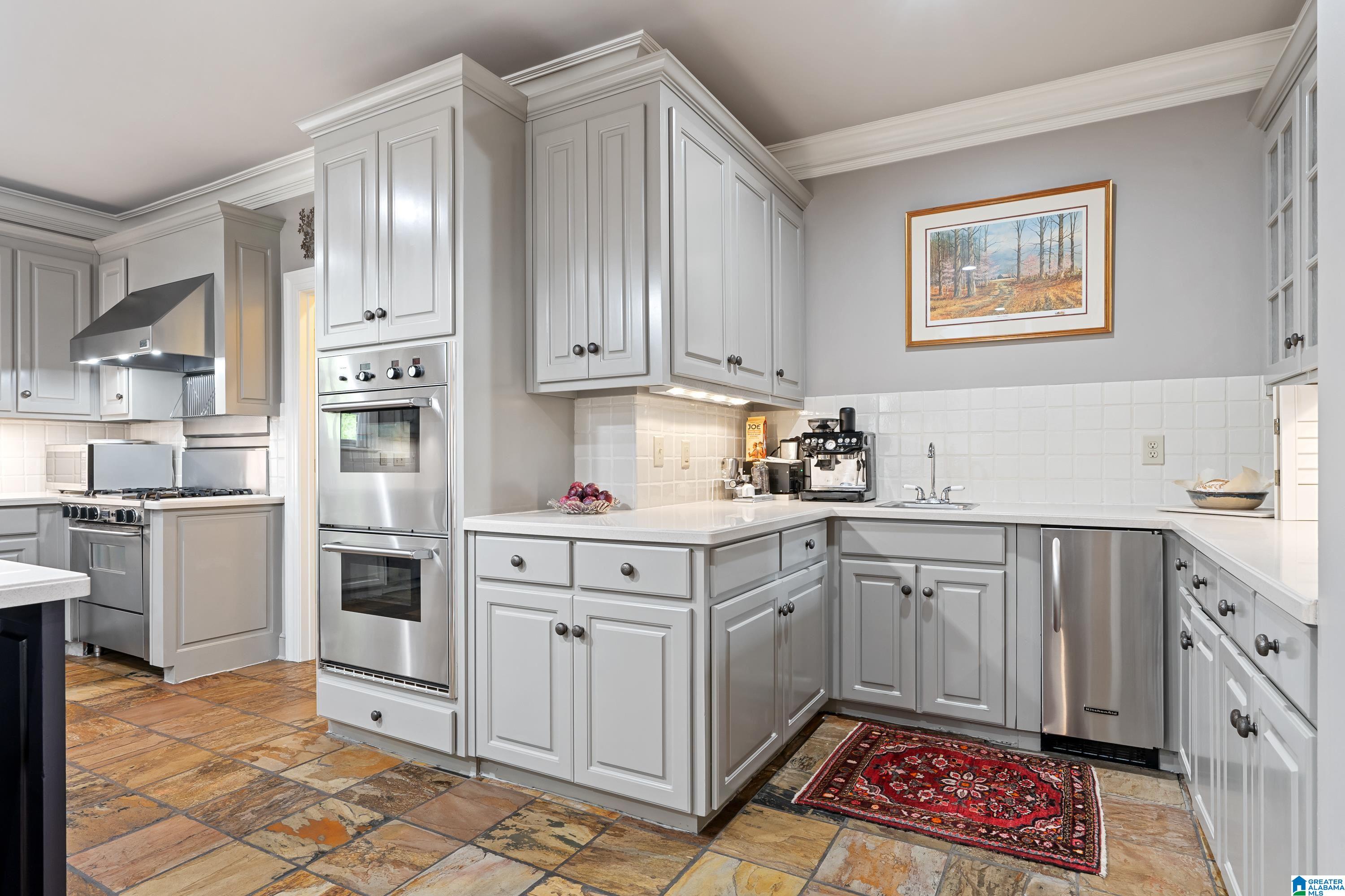 3 GLEN IRIS PARK