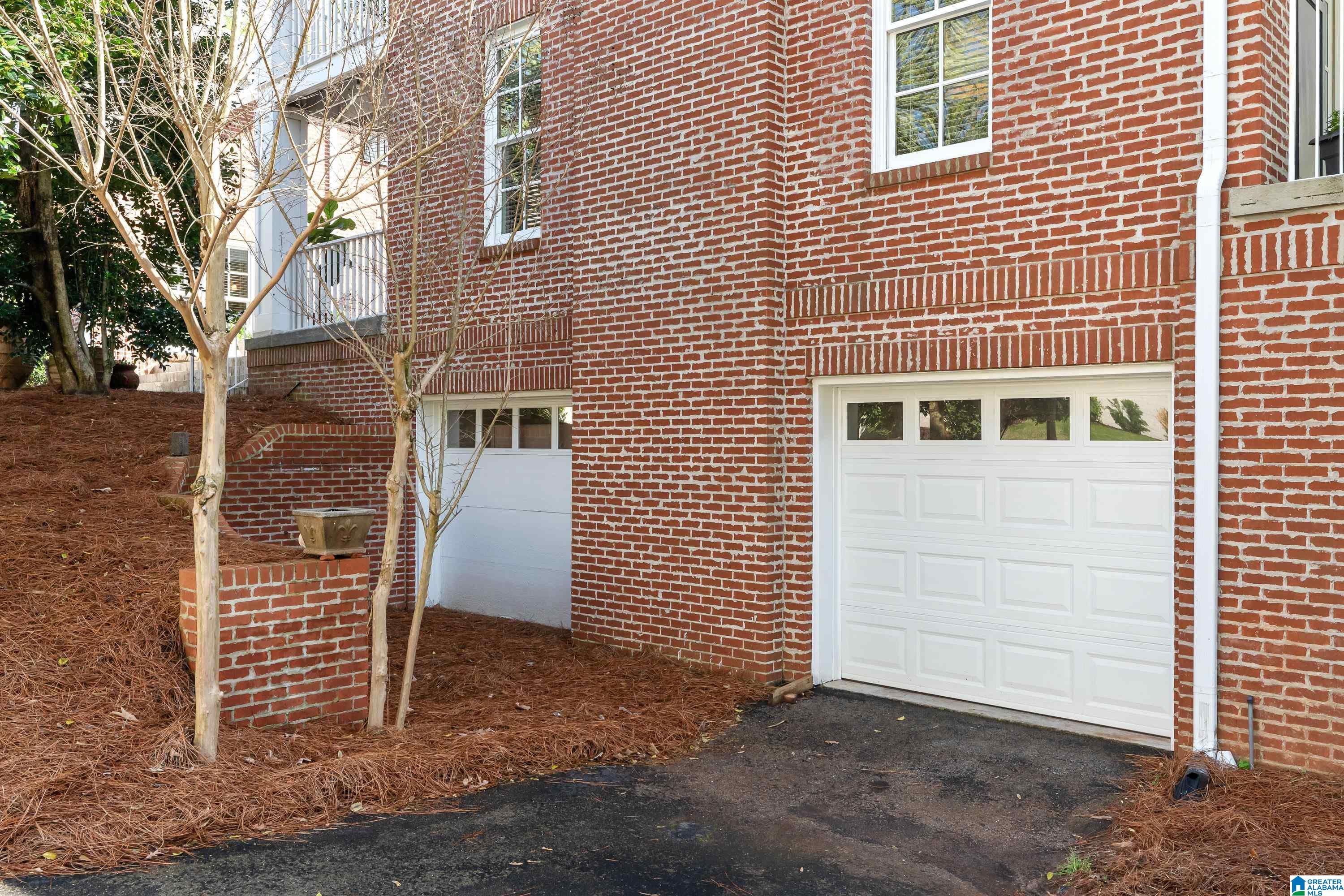 3 GLEN IRIS PARK