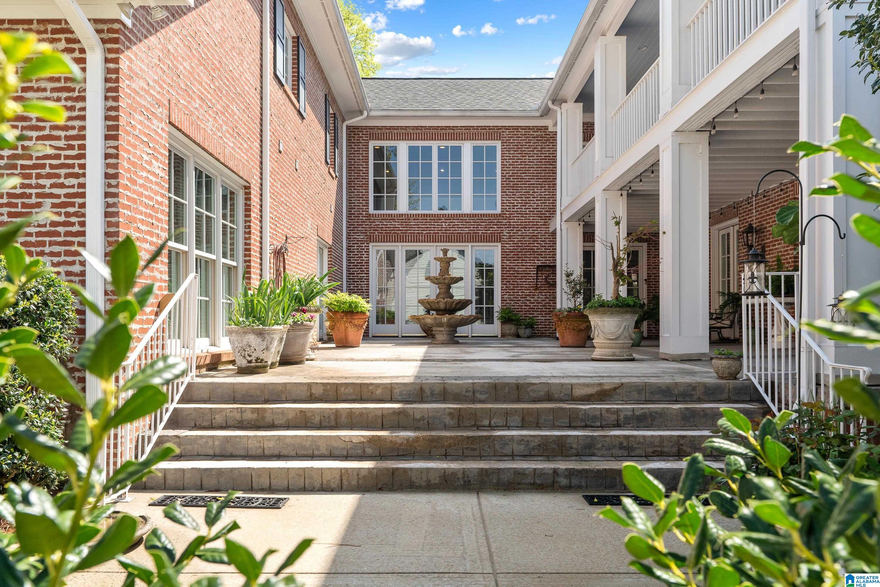 3 GLEN IRIS PARK
