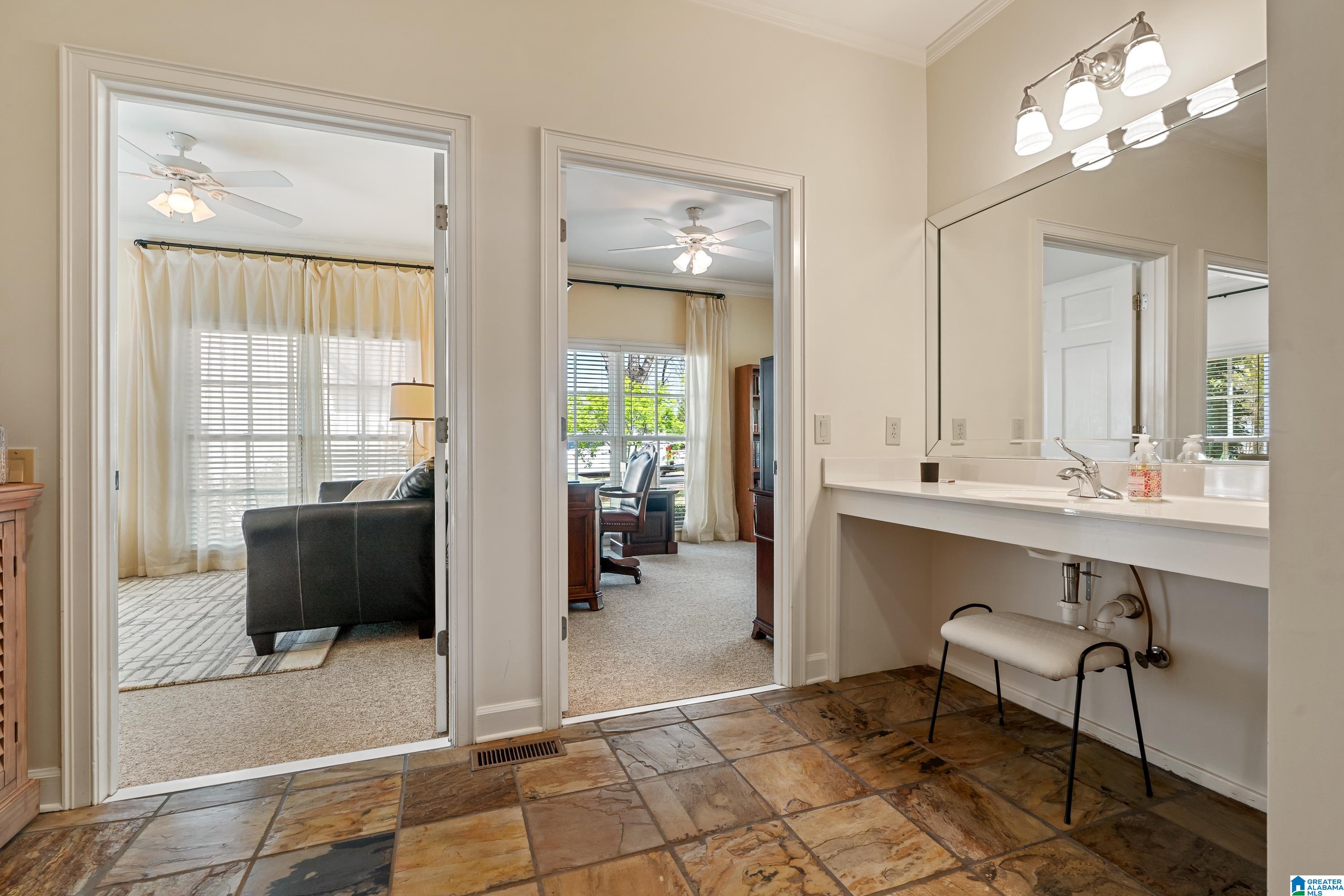 3 GLEN IRIS PARK