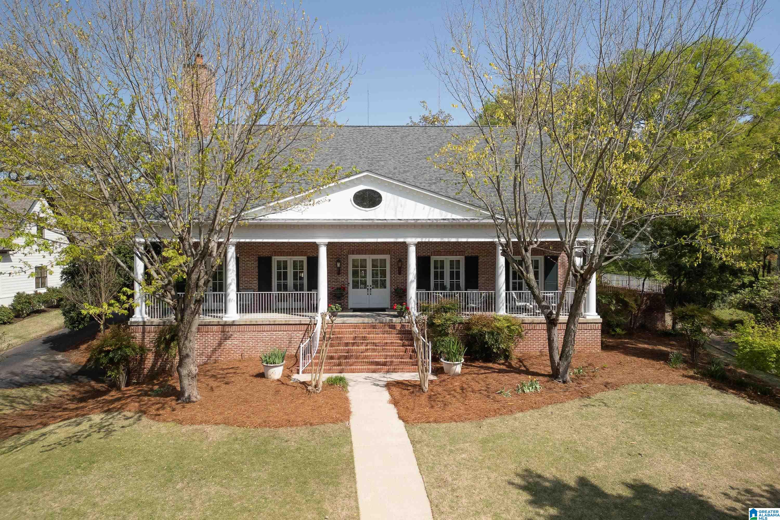 3 GLEN IRIS PARK