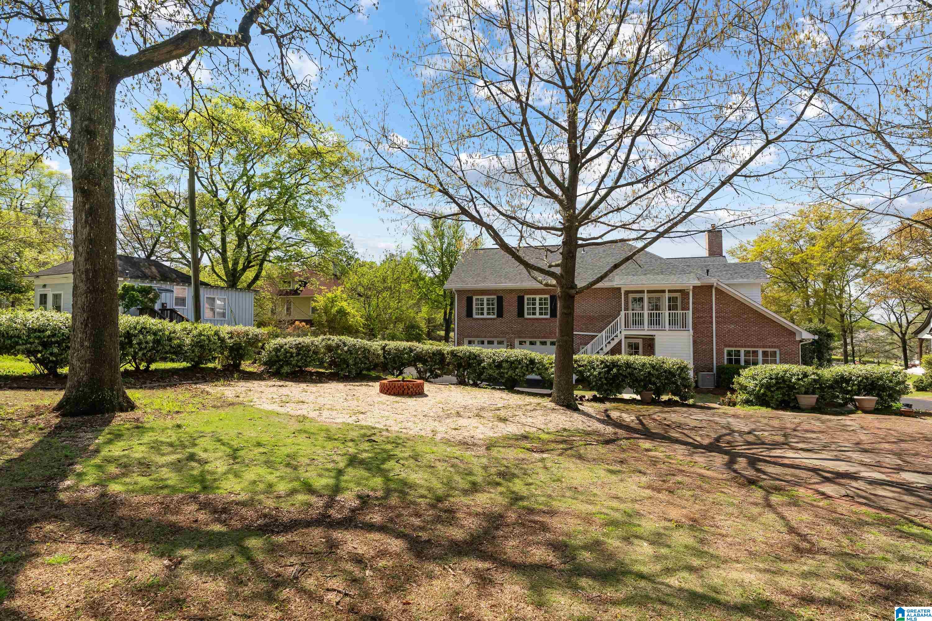 3 GLEN IRIS PARK