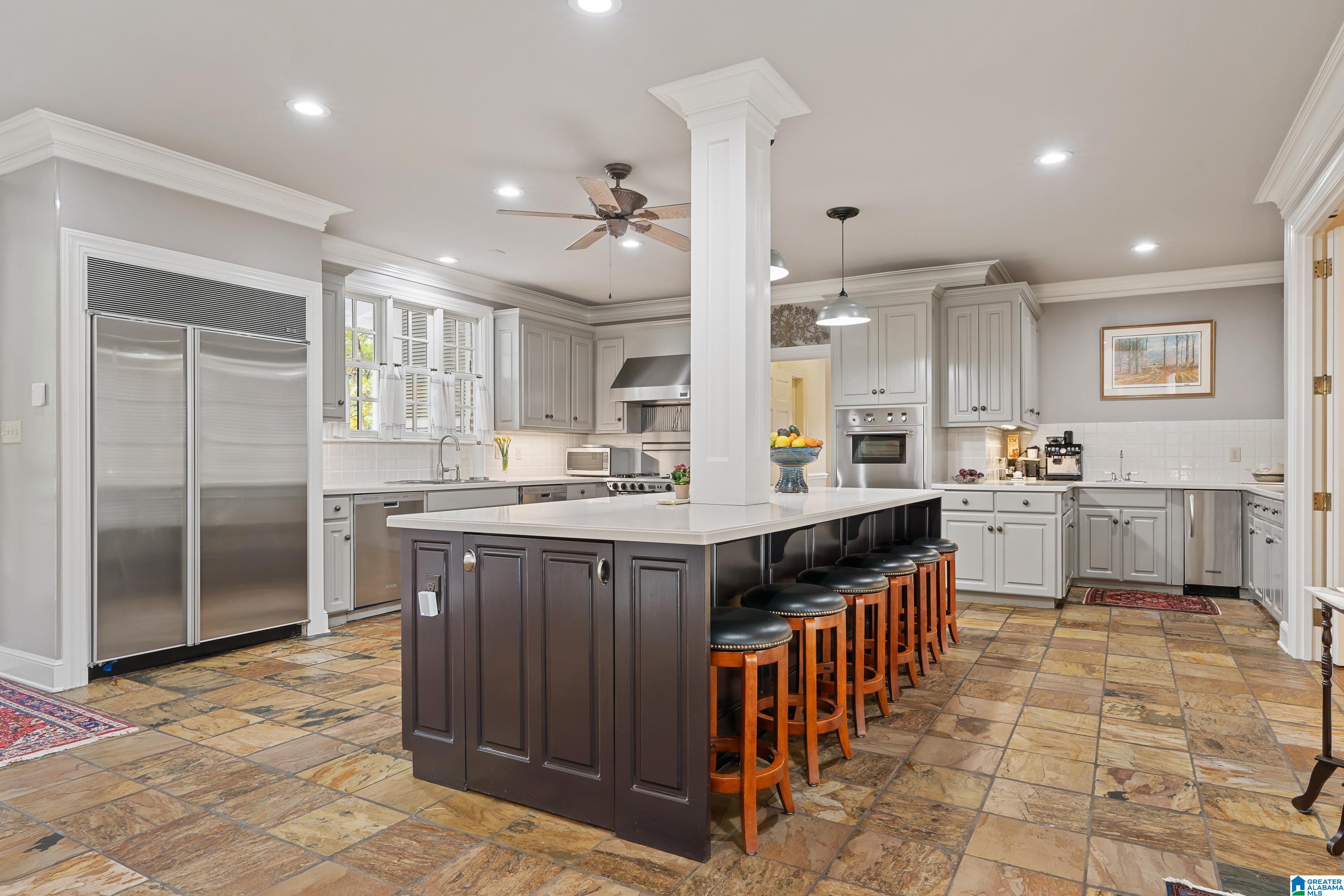 3 GLEN IRIS PARK