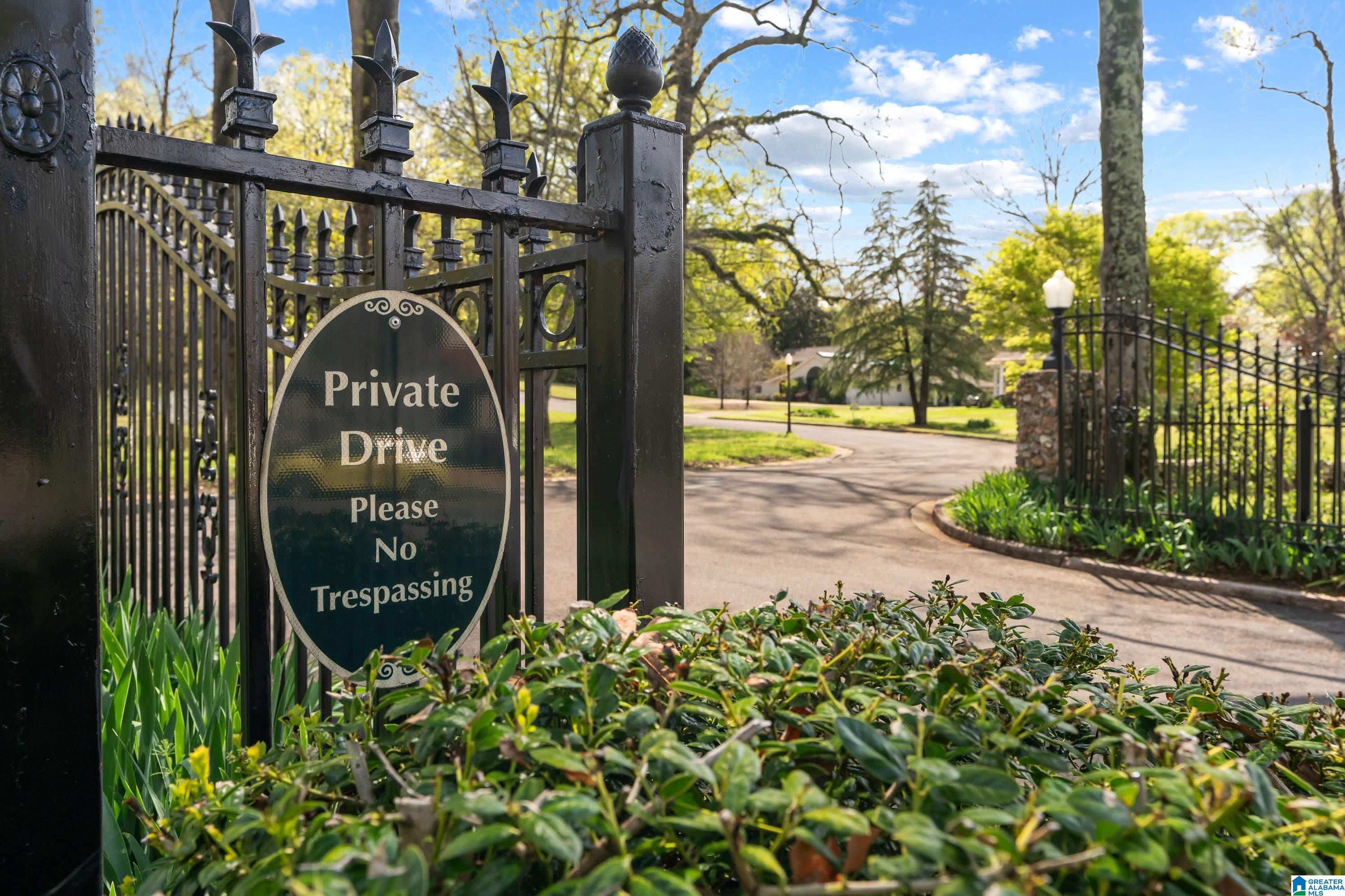 3 GLEN IRIS PARK