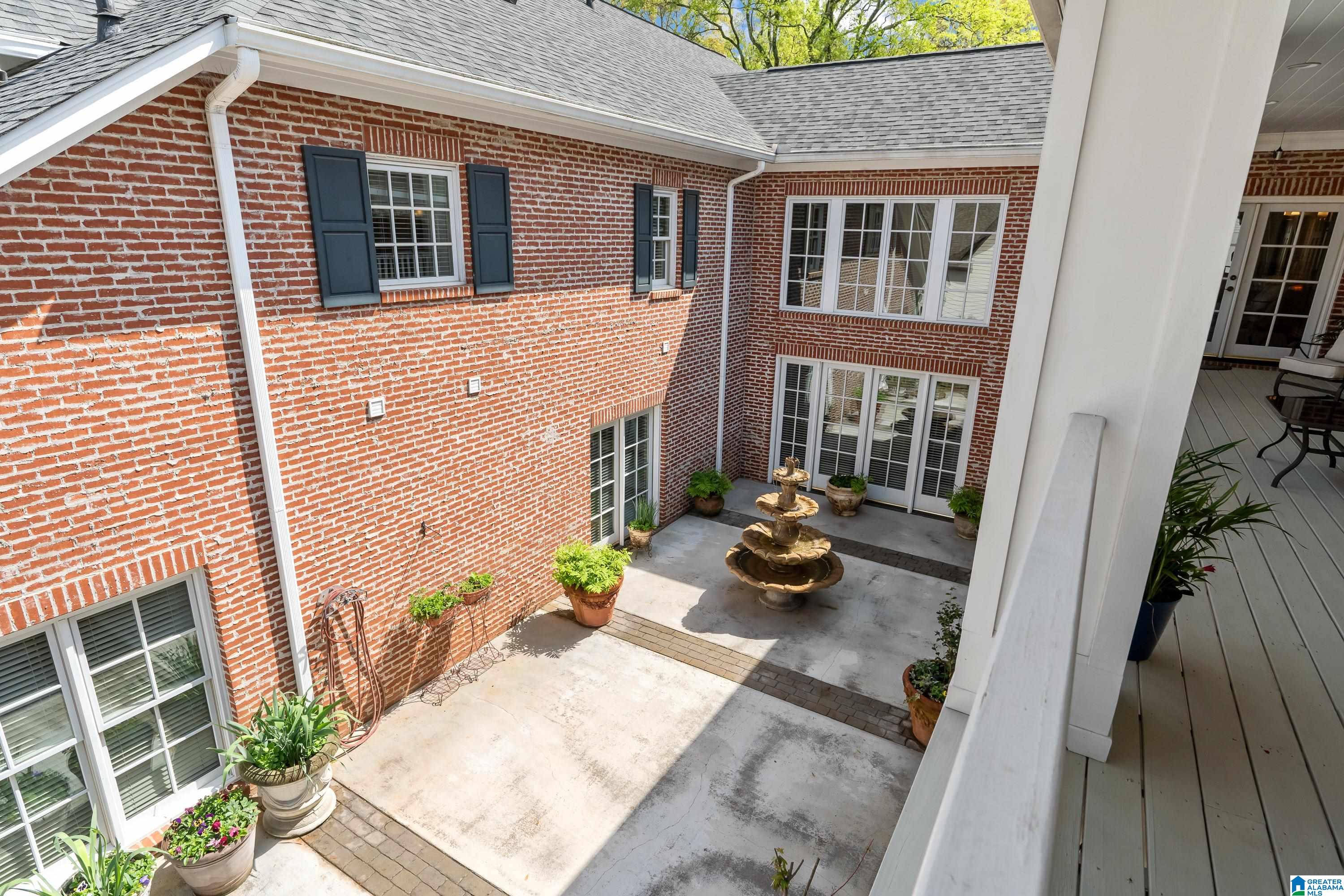 3 GLEN IRIS PARK