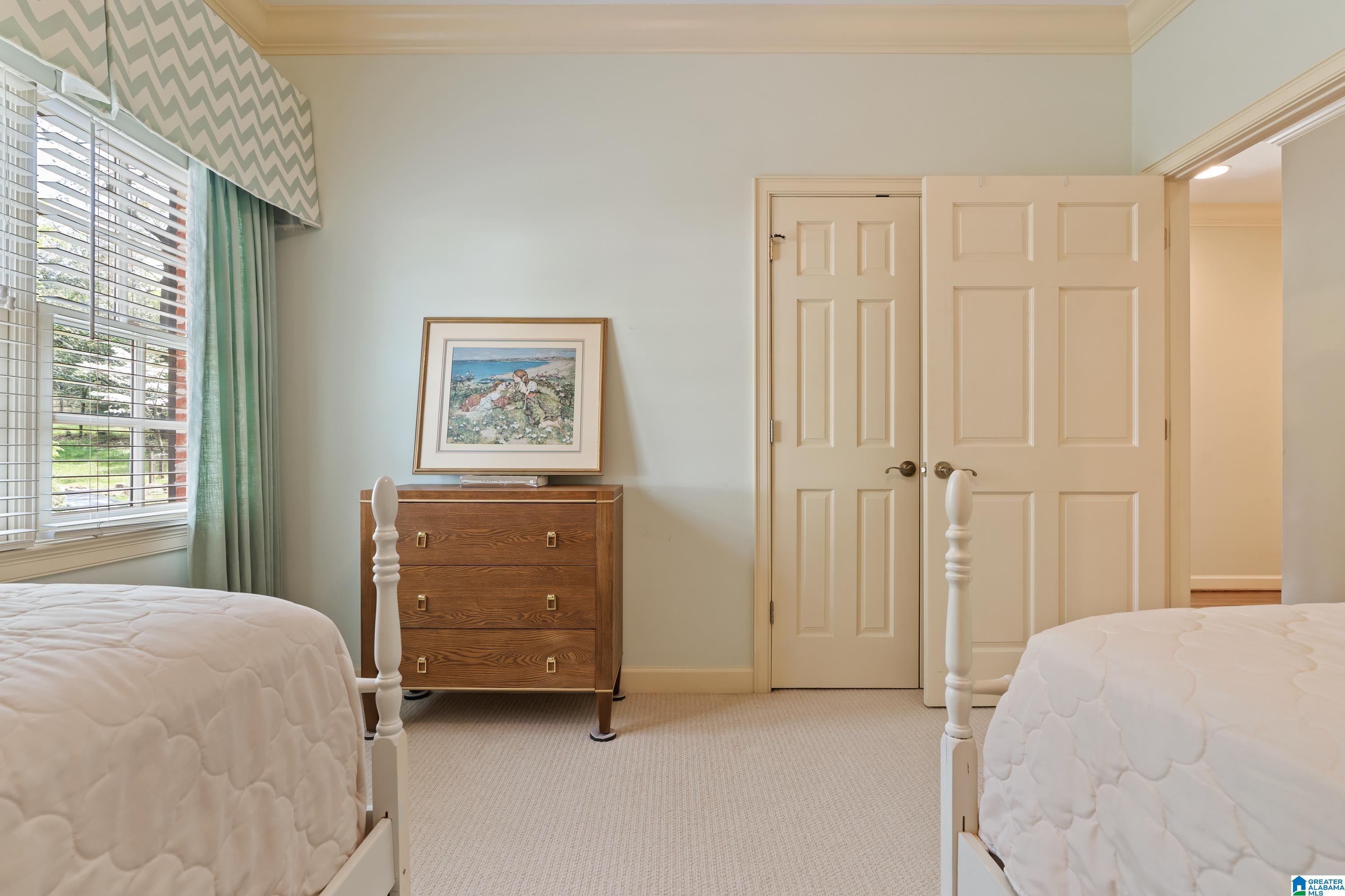 3 GLEN IRIS PARK