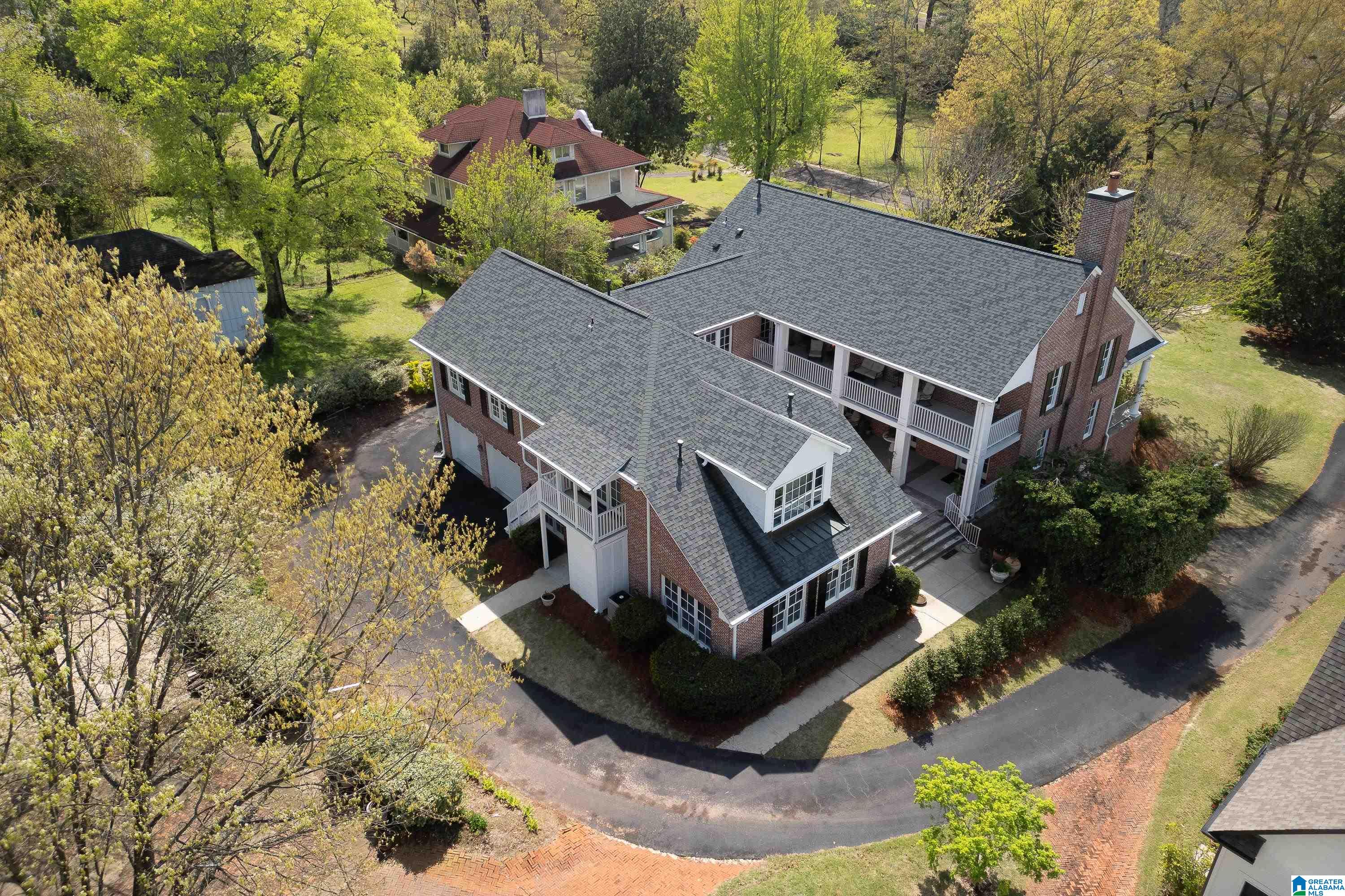 3 GLEN IRIS PARK