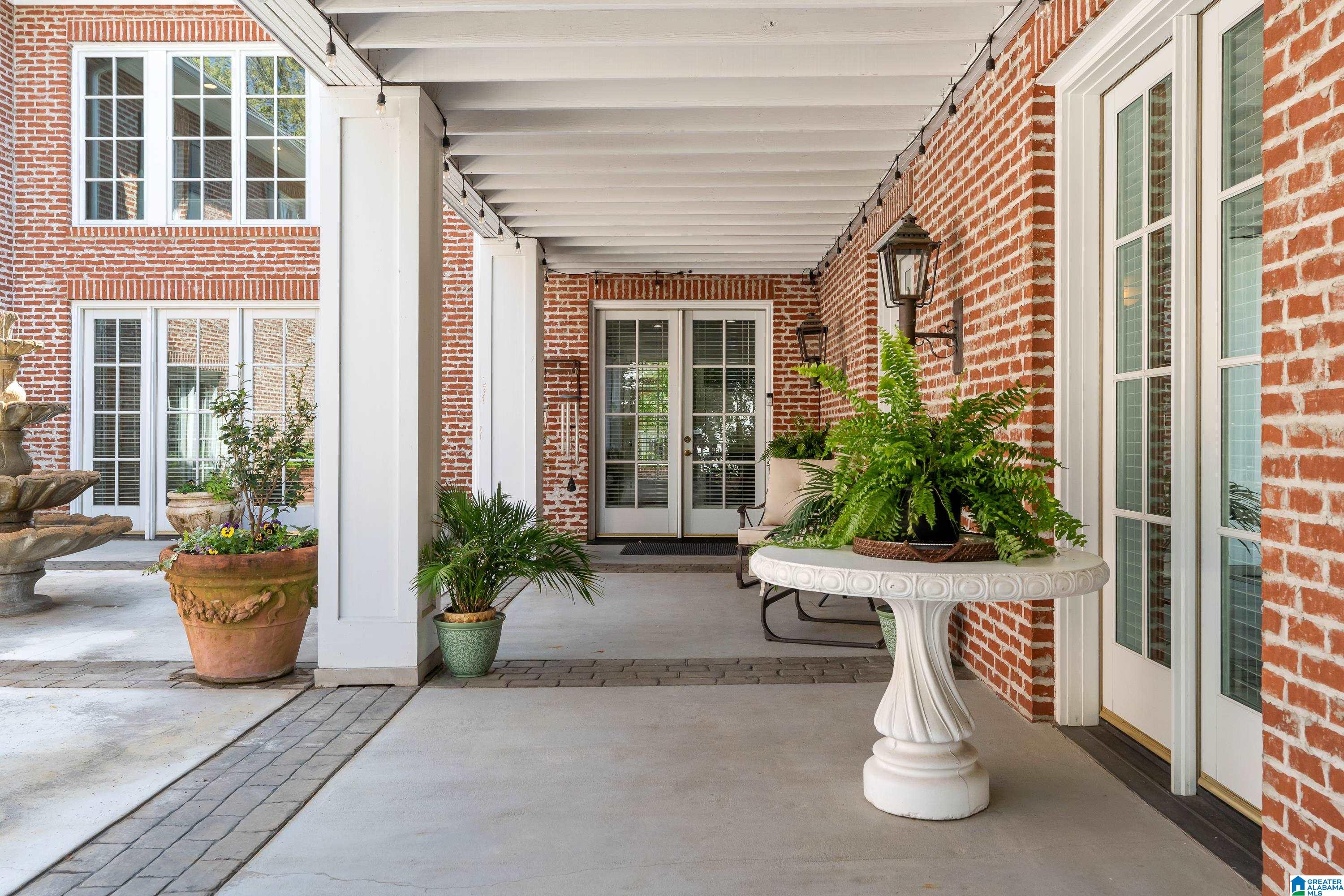 3 GLEN IRIS PARK
