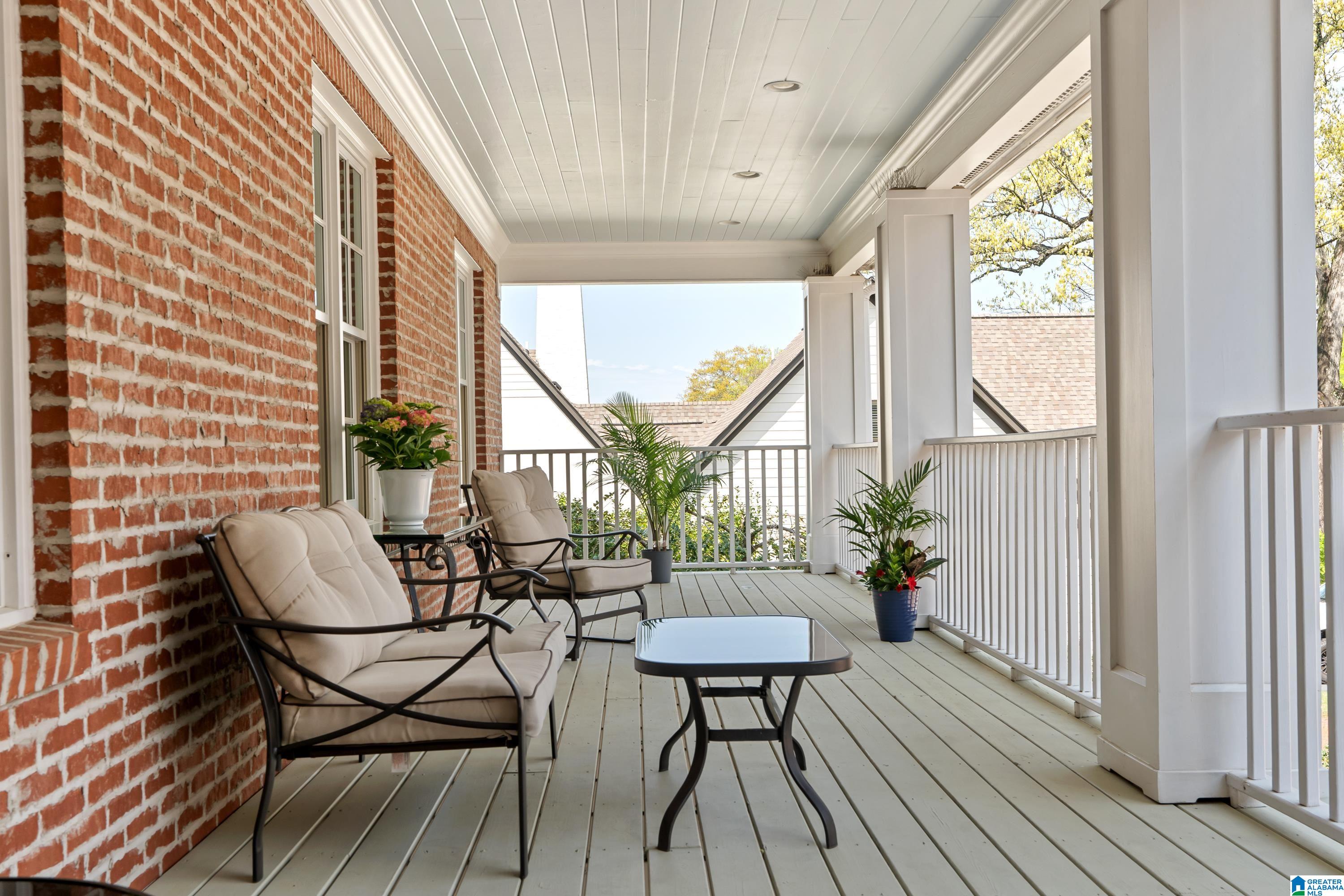 3 GLEN IRIS PARK