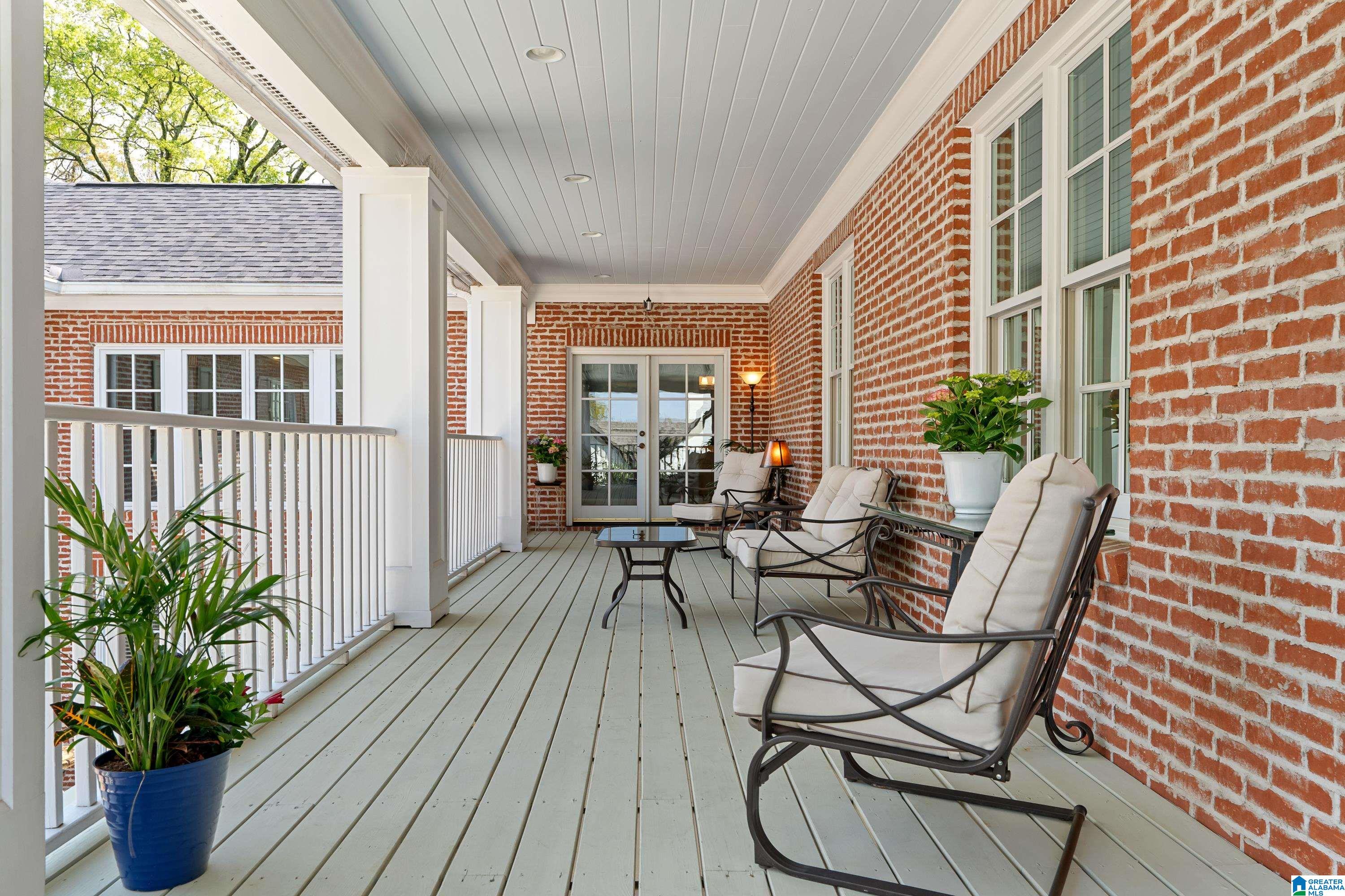 3 GLEN IRIS PARK