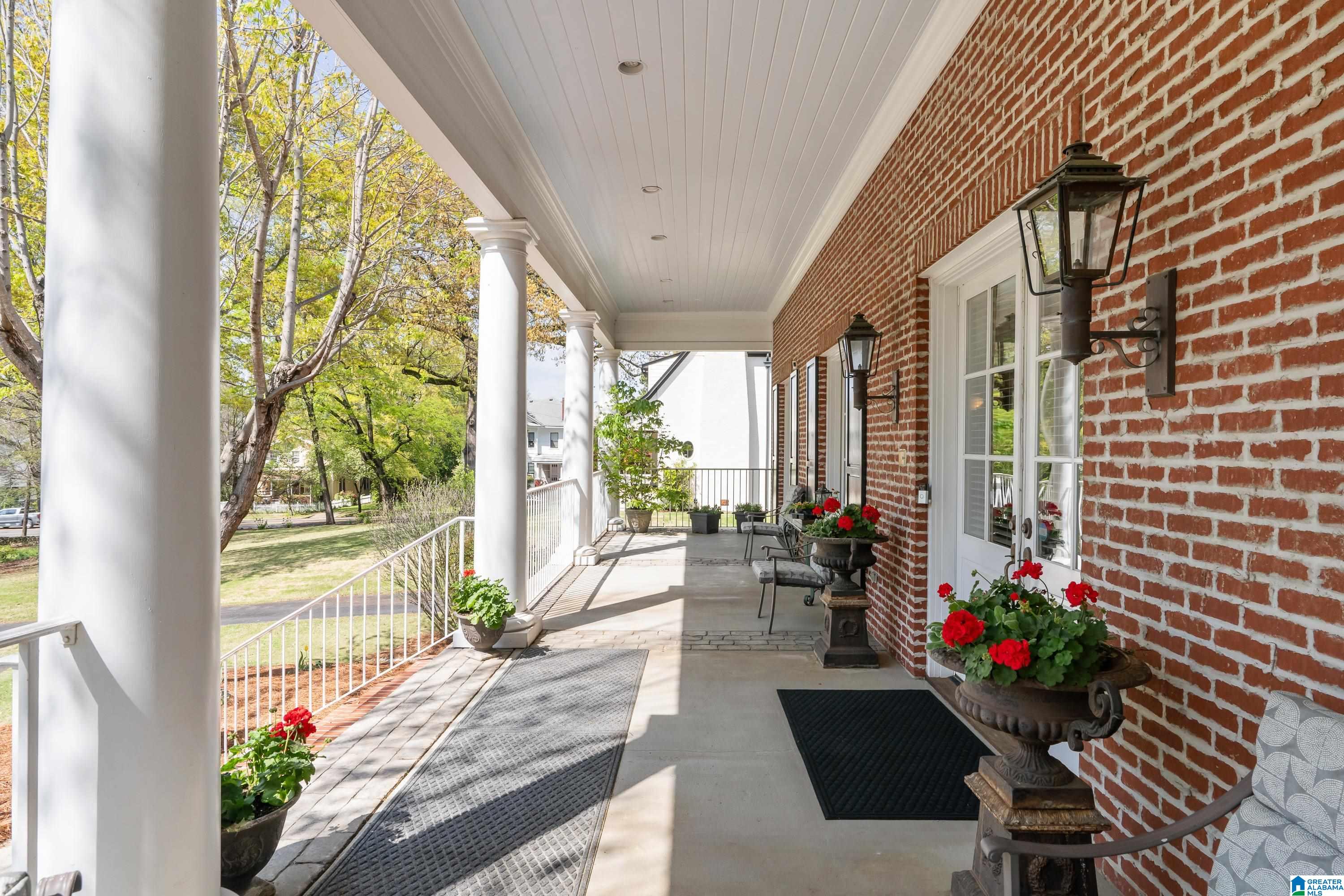 3 GLEN IRIS PARK