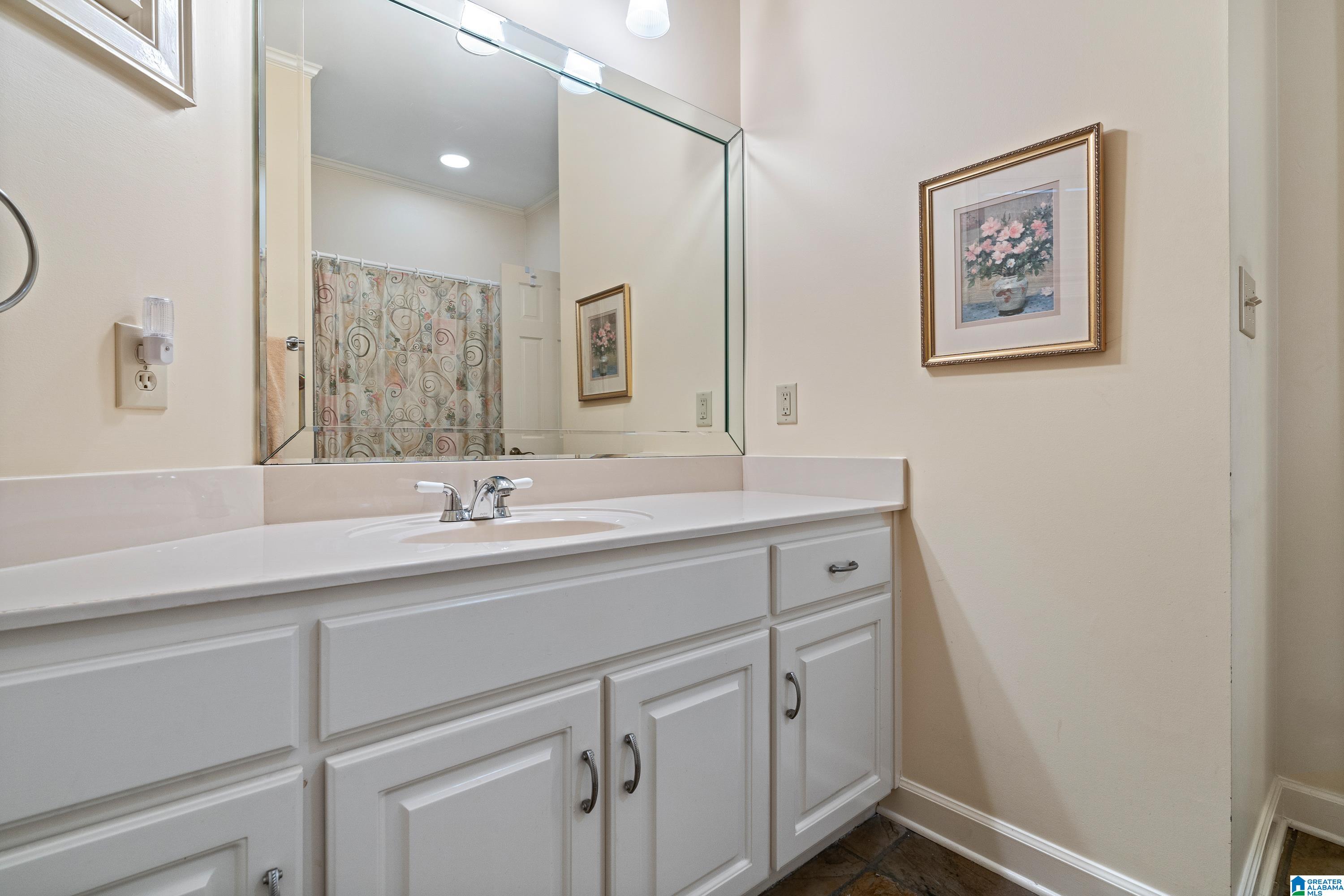 3 GLEN IRIS PARK