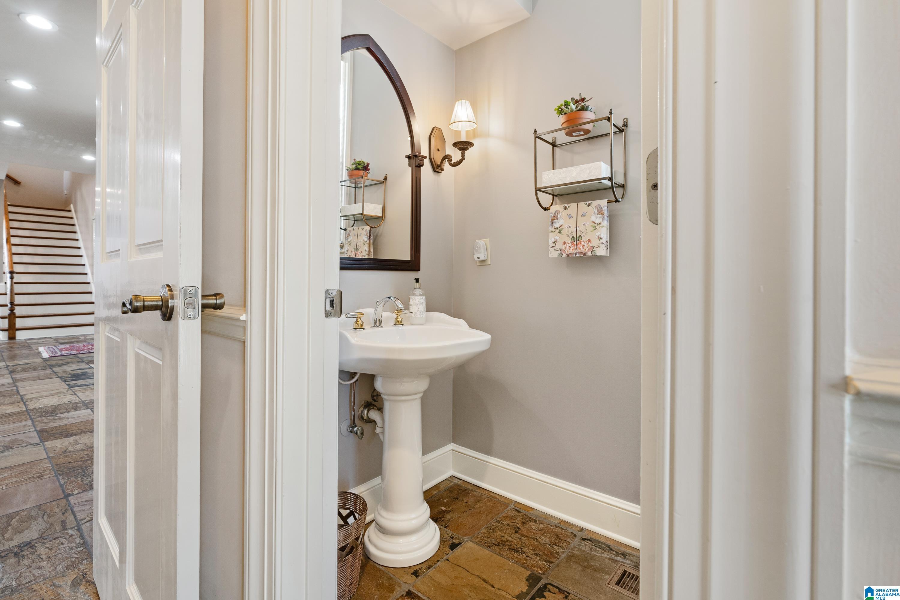 3 GLEN IRIS PARK