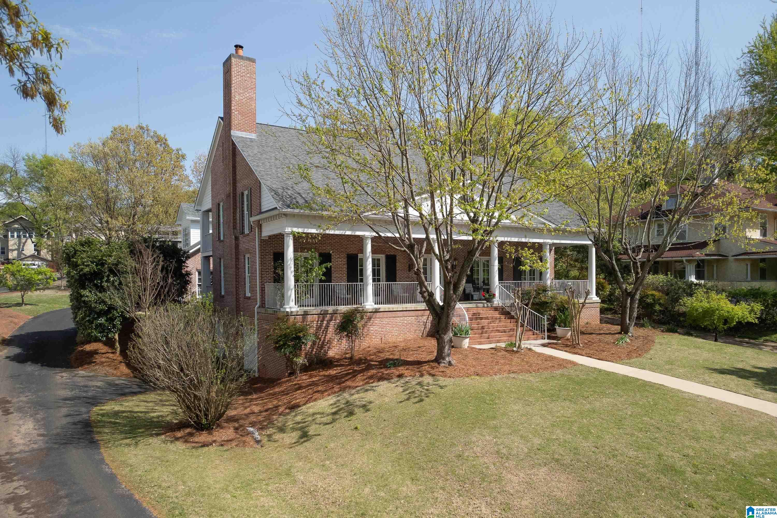 3 GLEN IRIS PARK