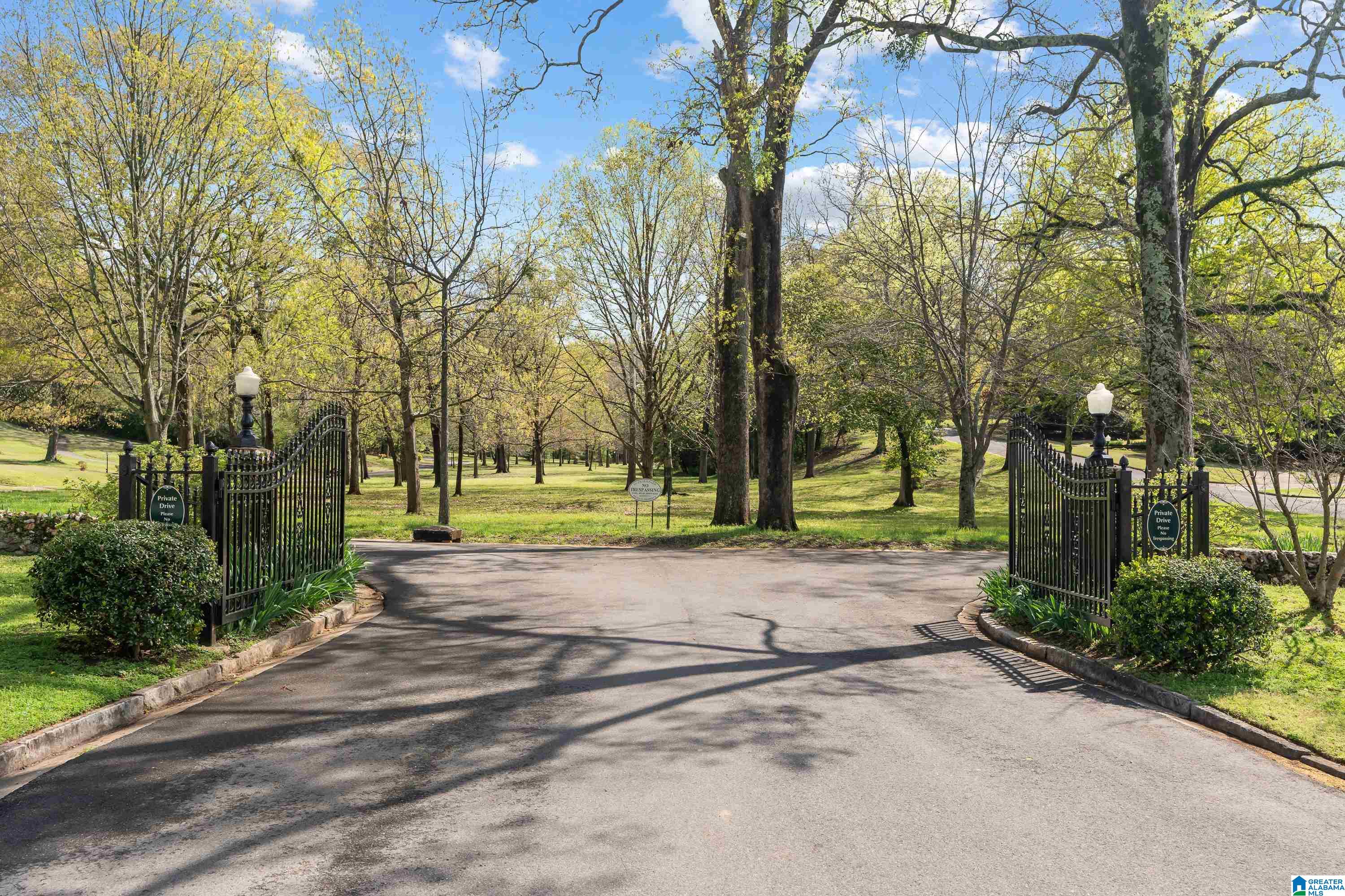 3 GLEN IRIS PARK