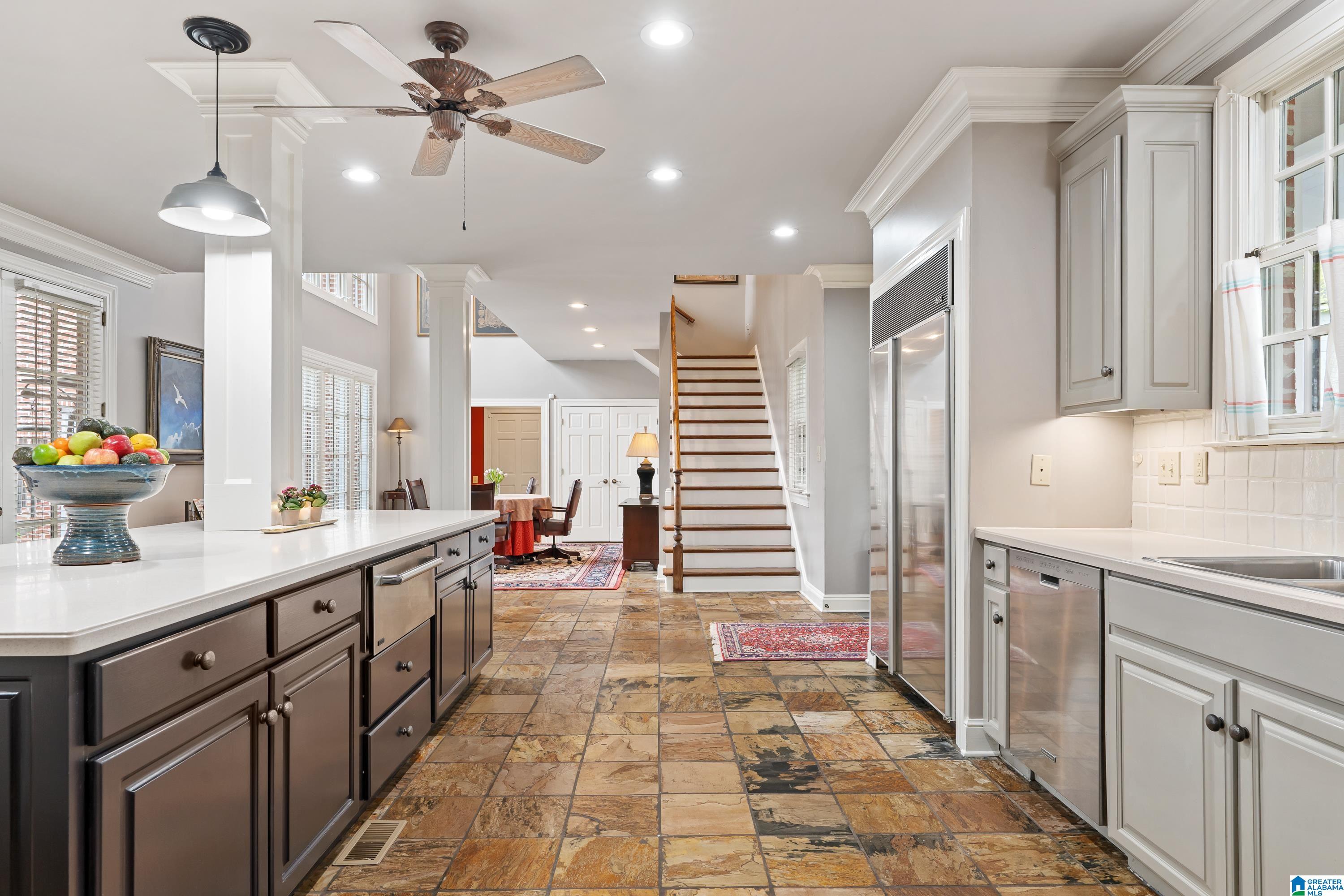 3 GLEN IRIS PARK