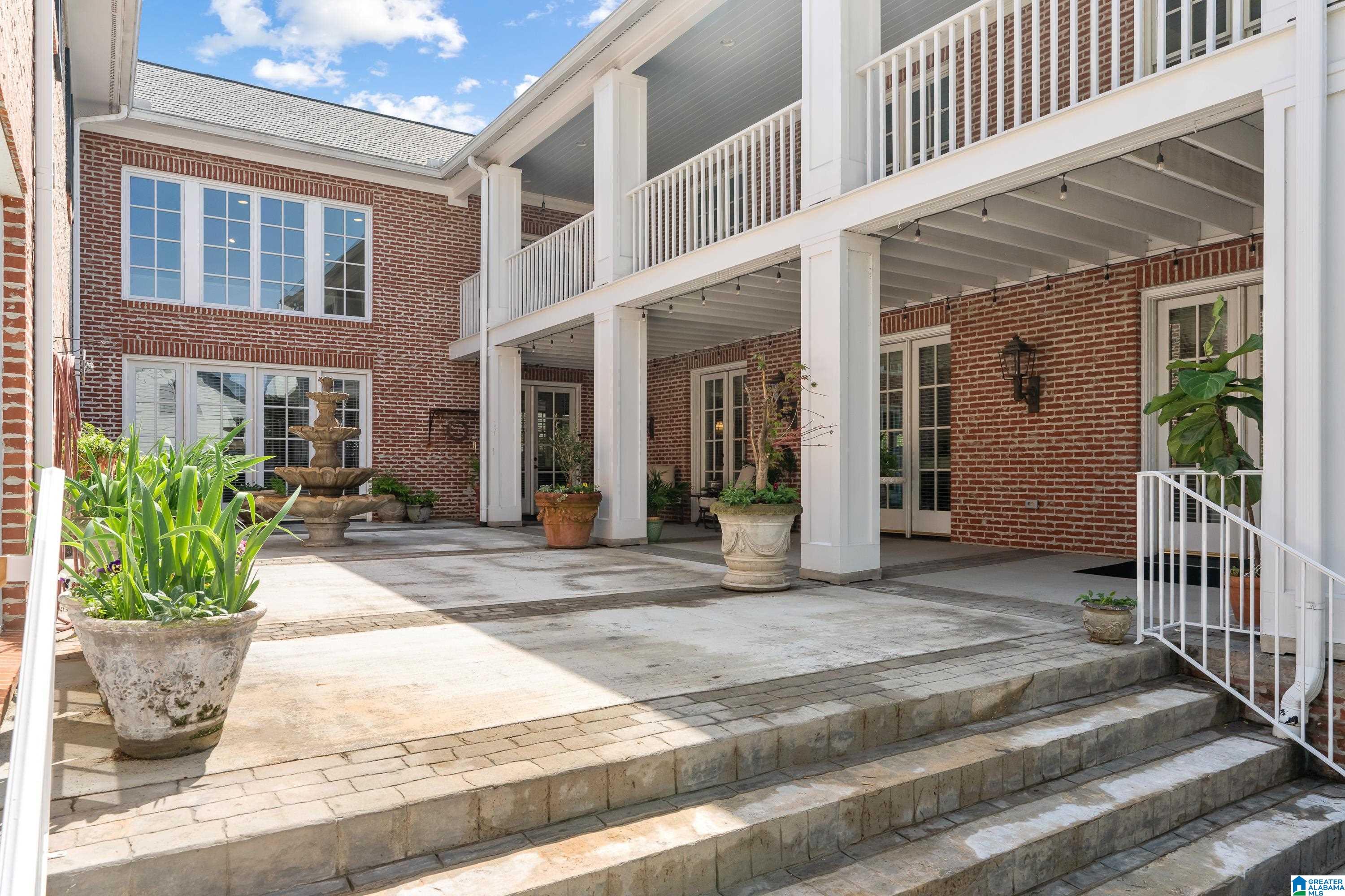 3 GLEN IRIS PARK