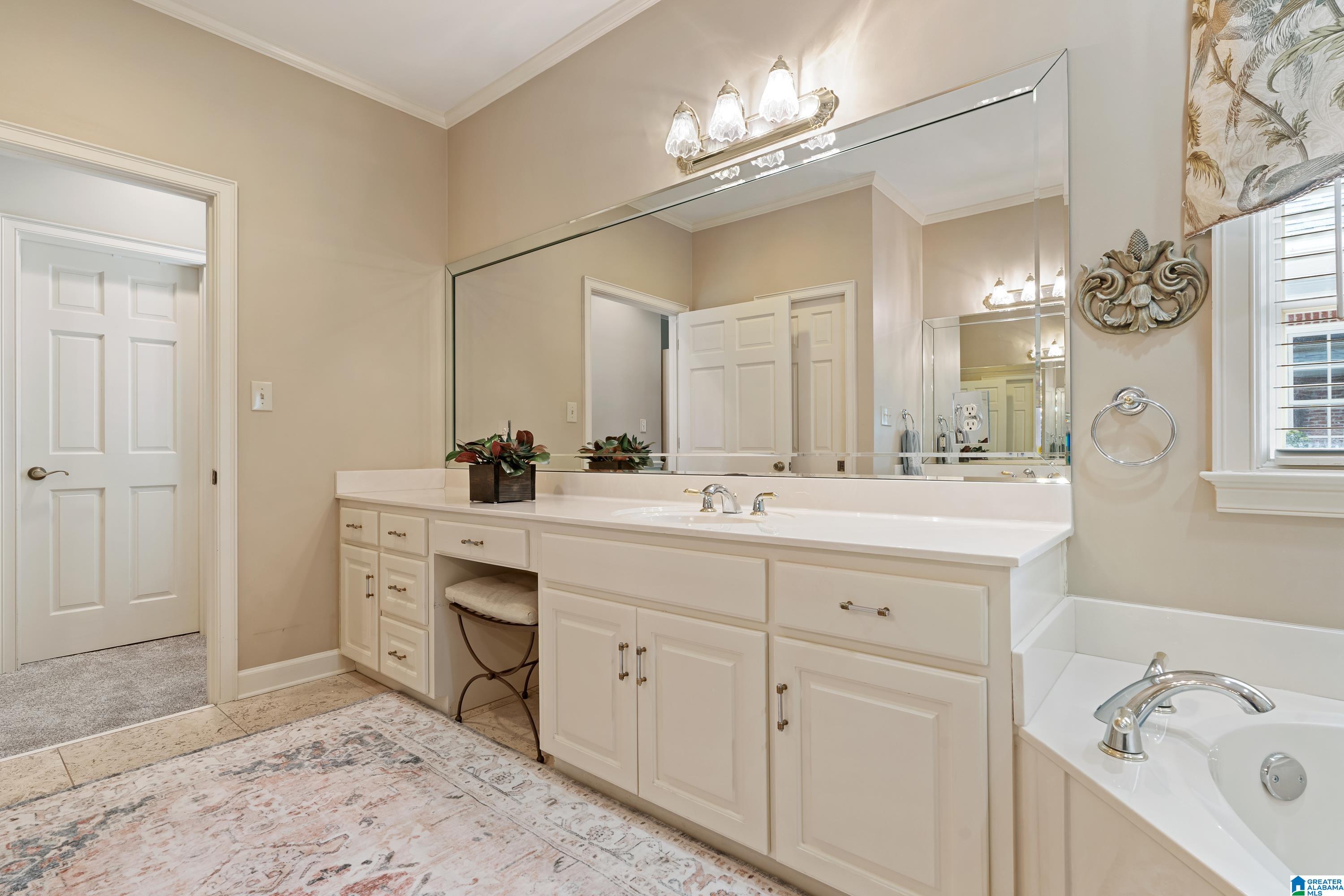 3 GLEN IRIS PARK