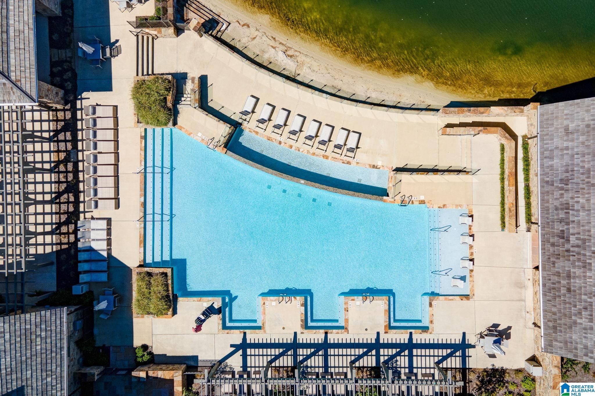 1911 BLACKRIDGE ROAD