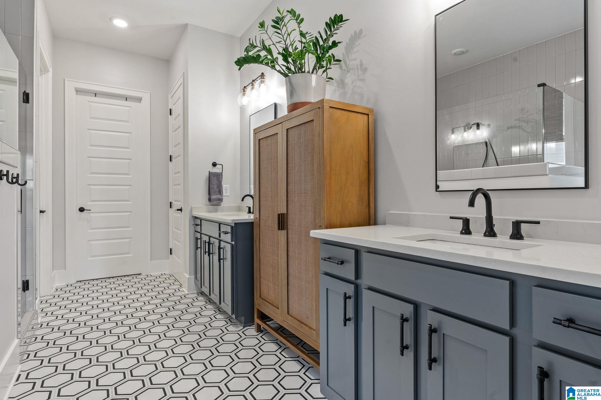 1911 BLACKRIDGE ROAD