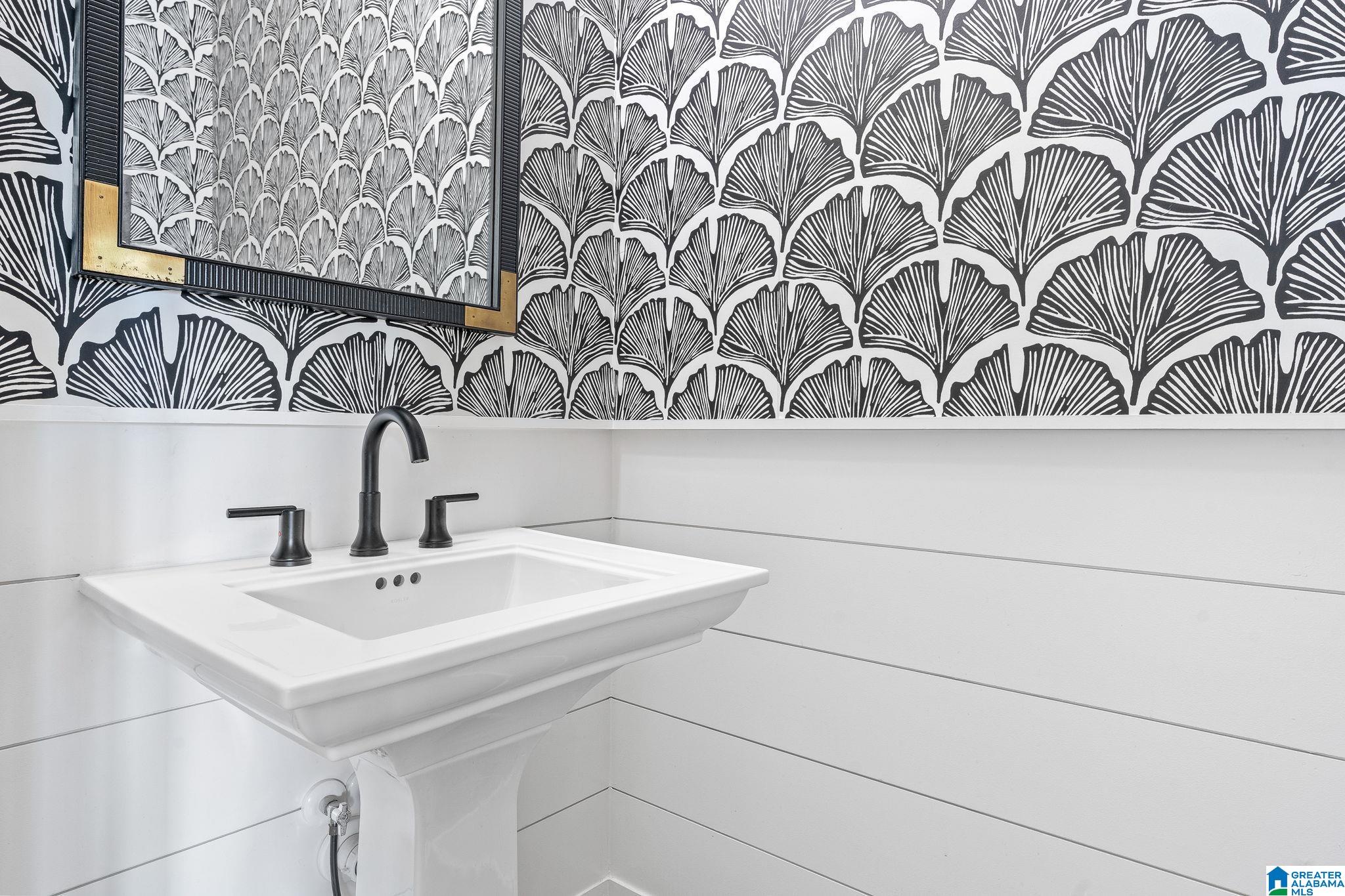 1911 BLACKRIDGE ROAD