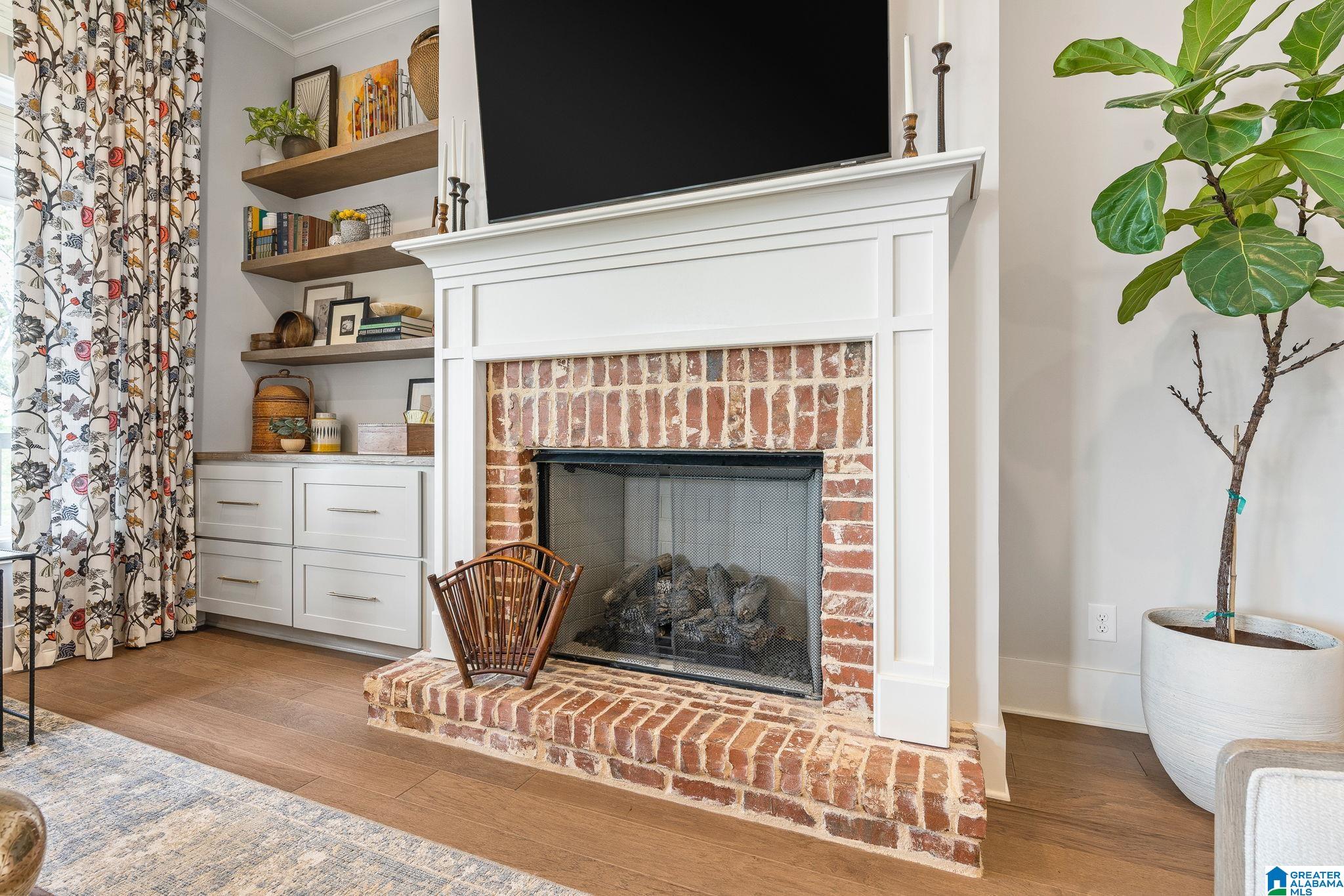 1911 BLACKRIDGE ROAD