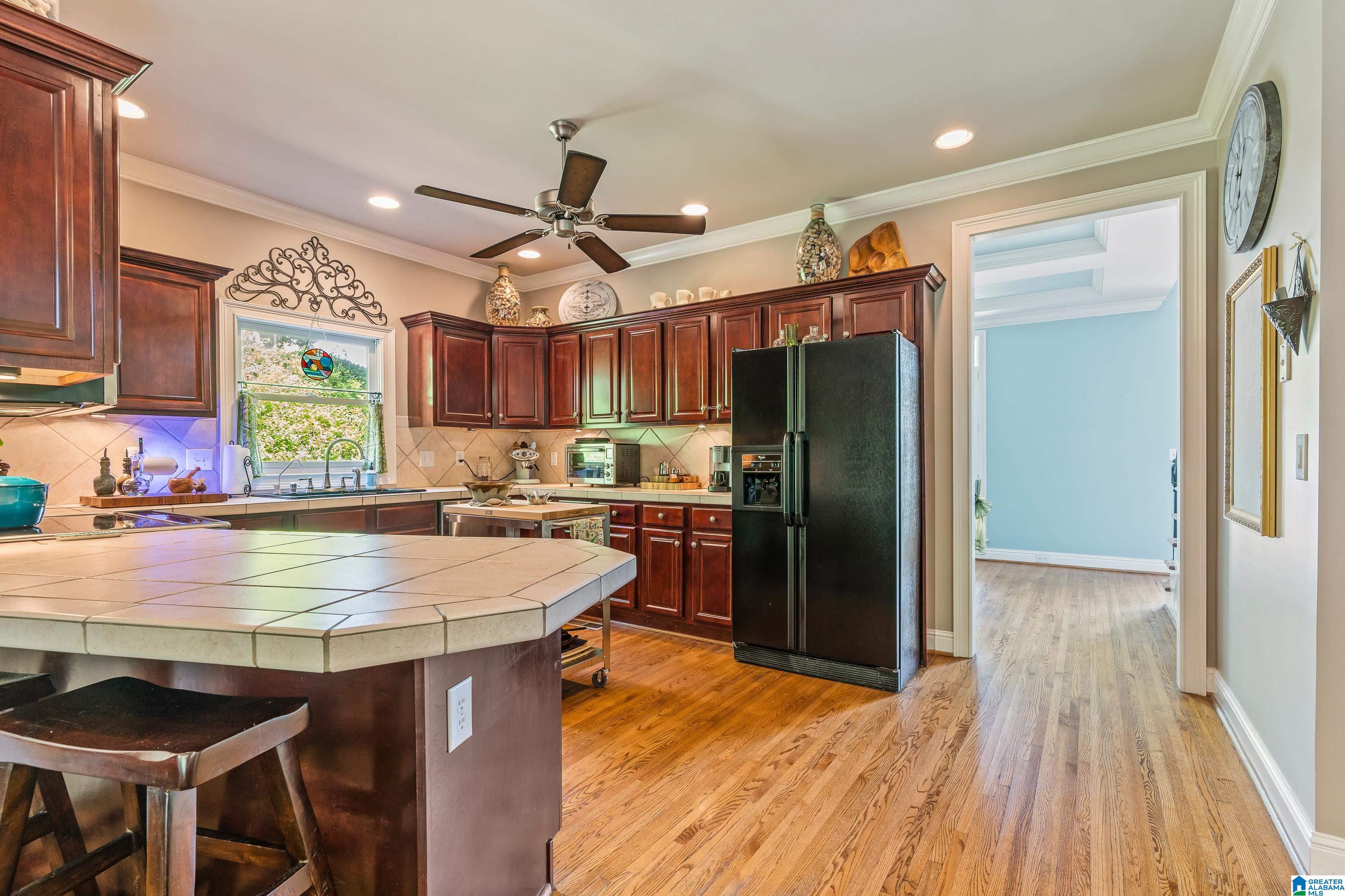 5085 LAKE CREST CIRCLE
