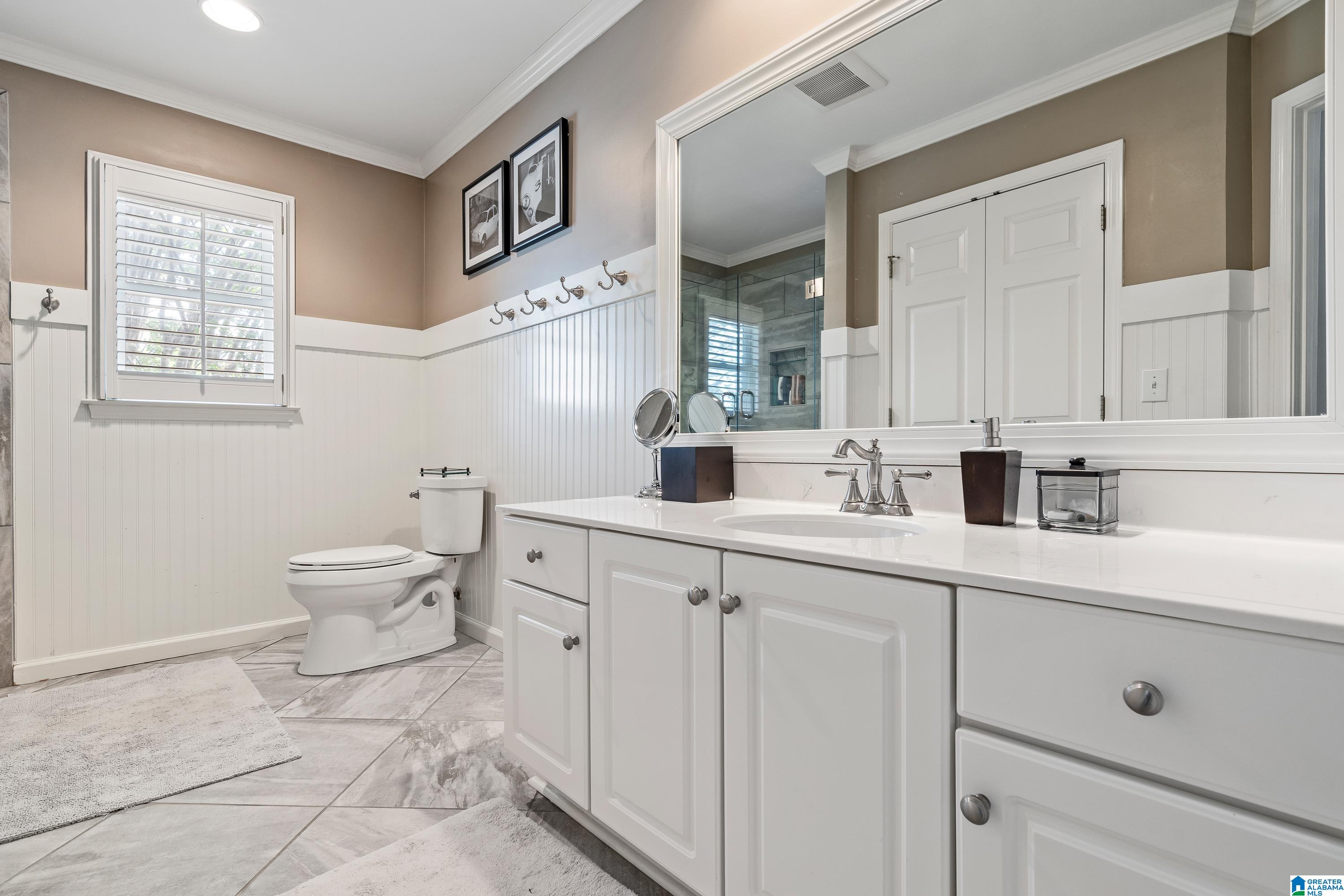 5085 LAKE CREST CIRCLE