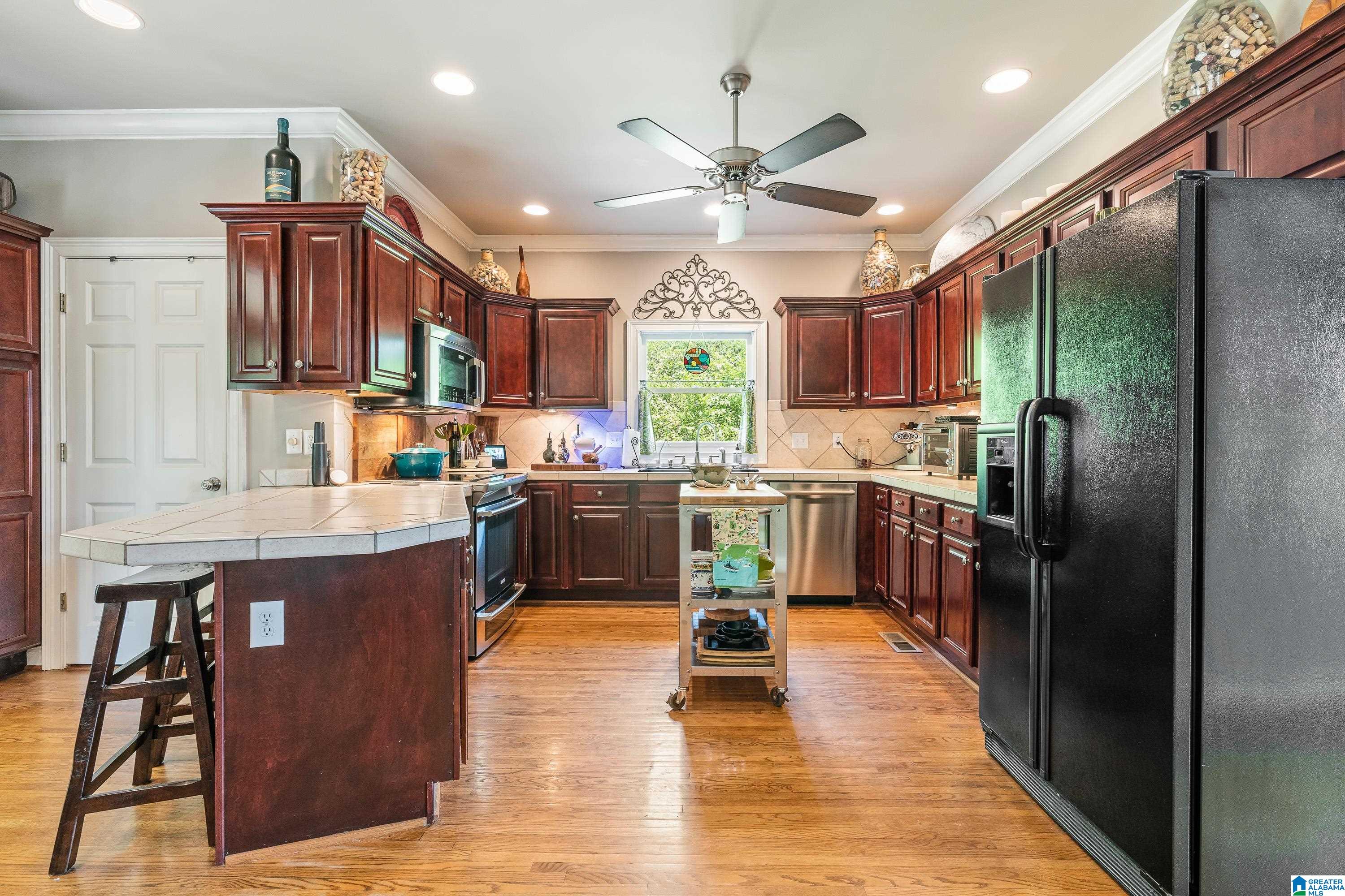5085 LAKE CREST CIRCLE
