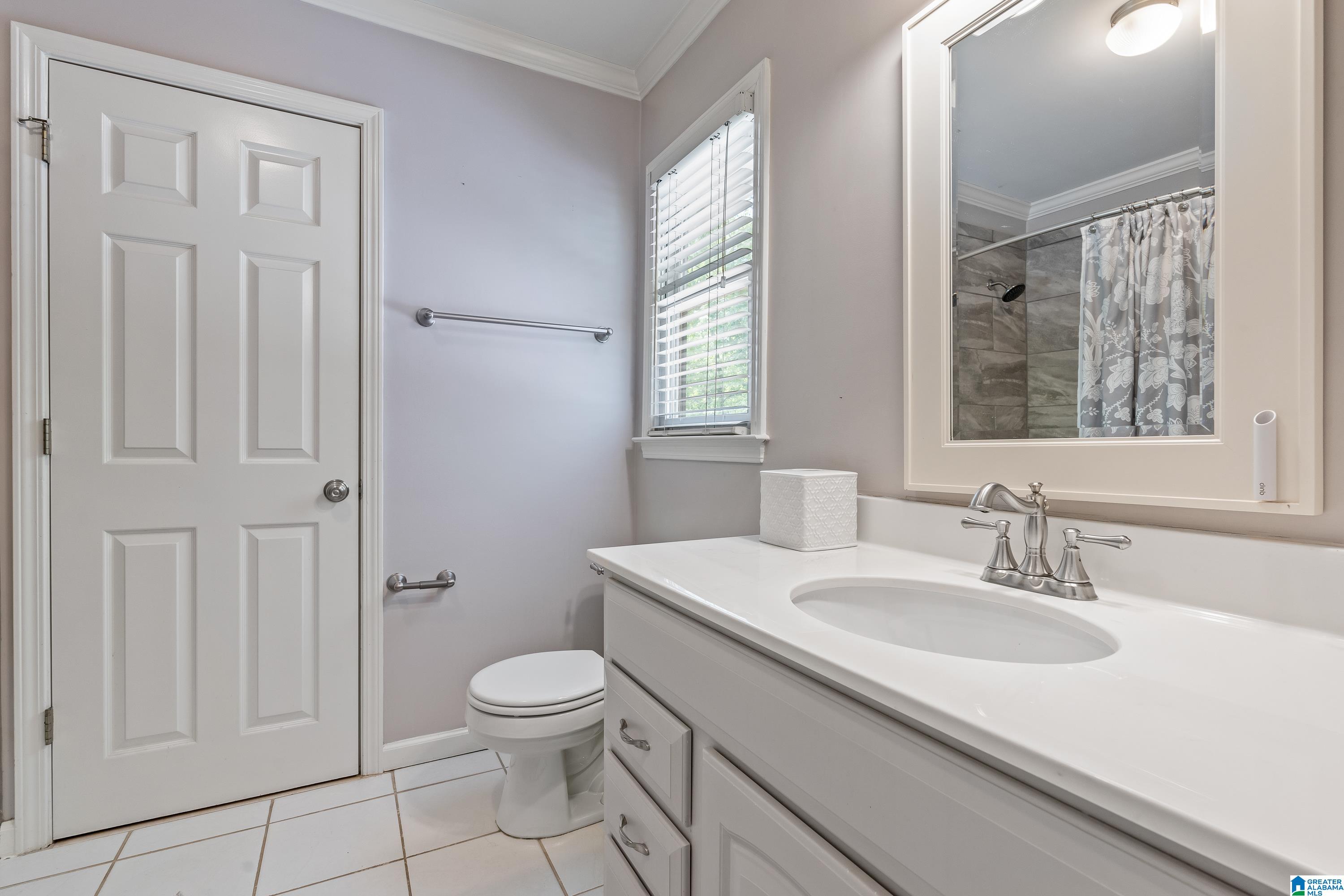 5085 LAKE CREST CIRCLE