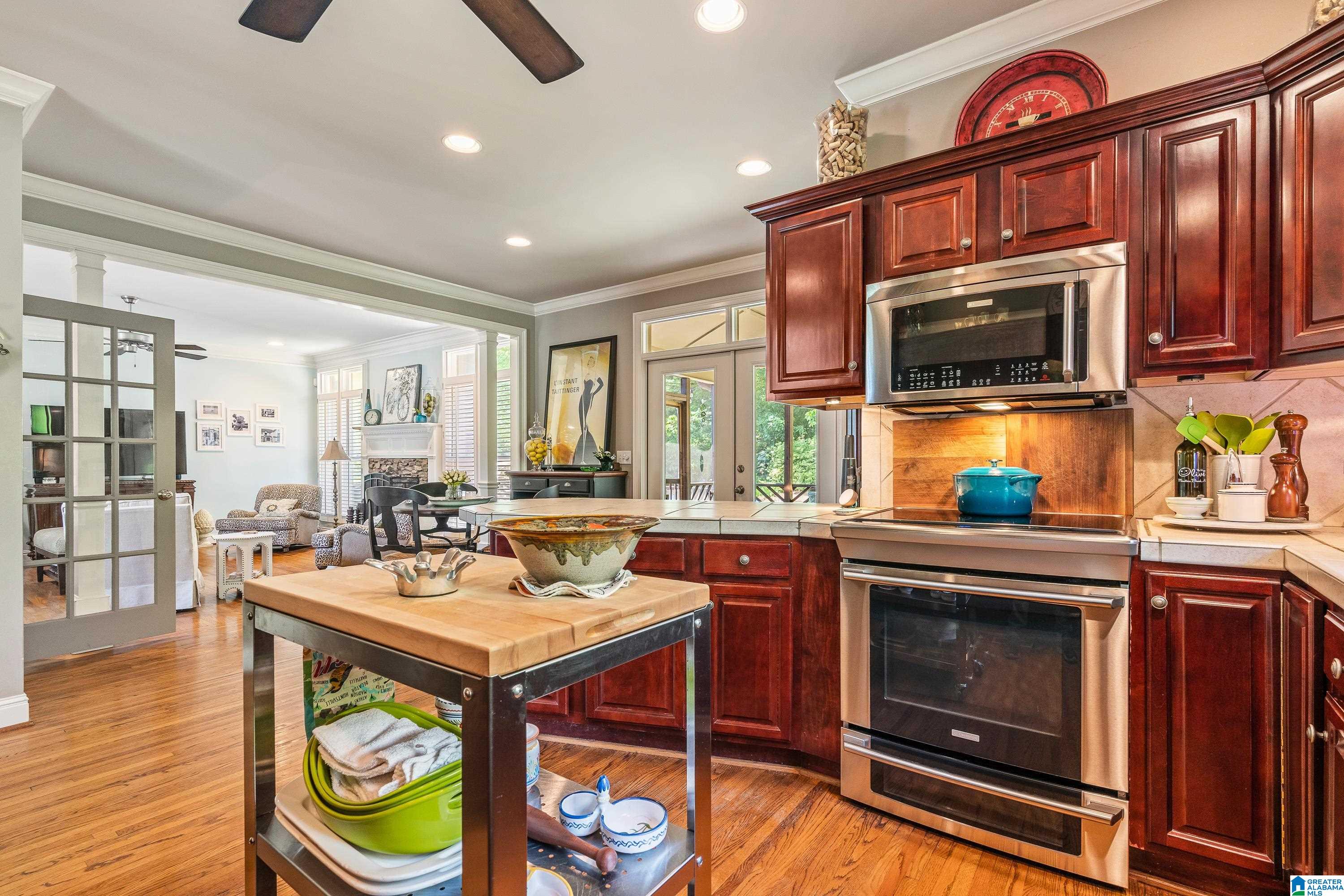 5085 LAKE CREST CIRCLE