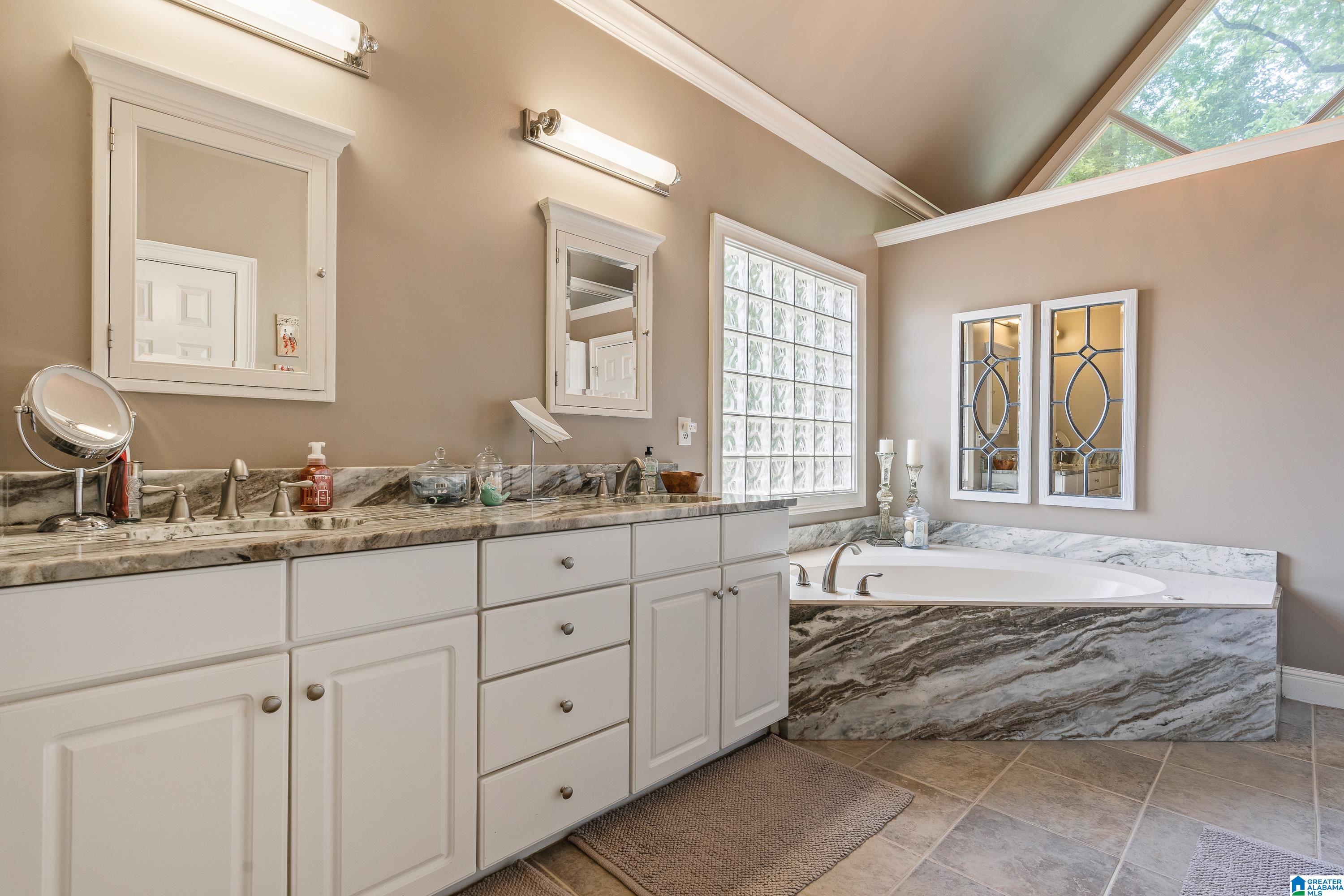 5085 LAKE CREST CIRCLE