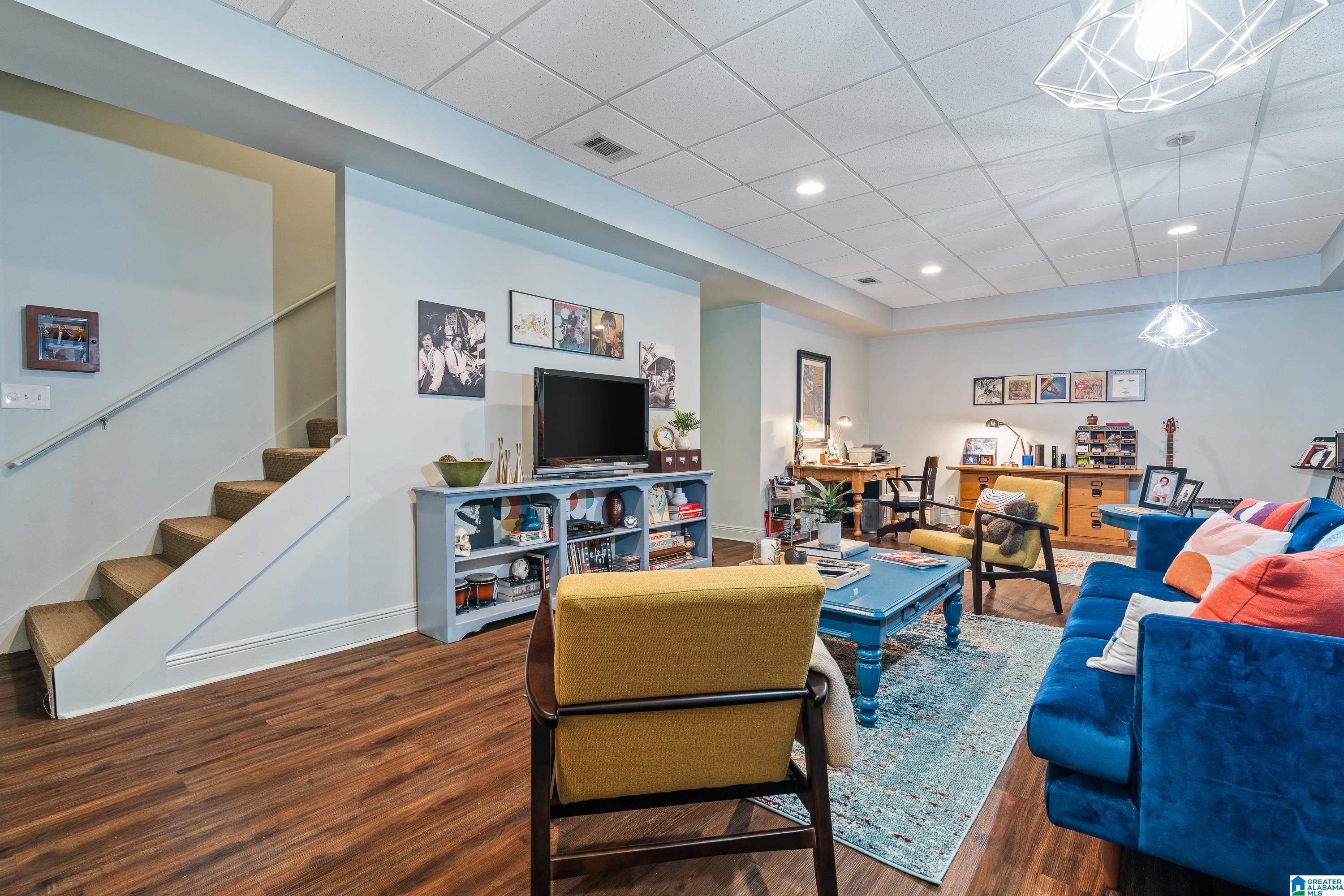 5085 LAKE CREST CIRCLE