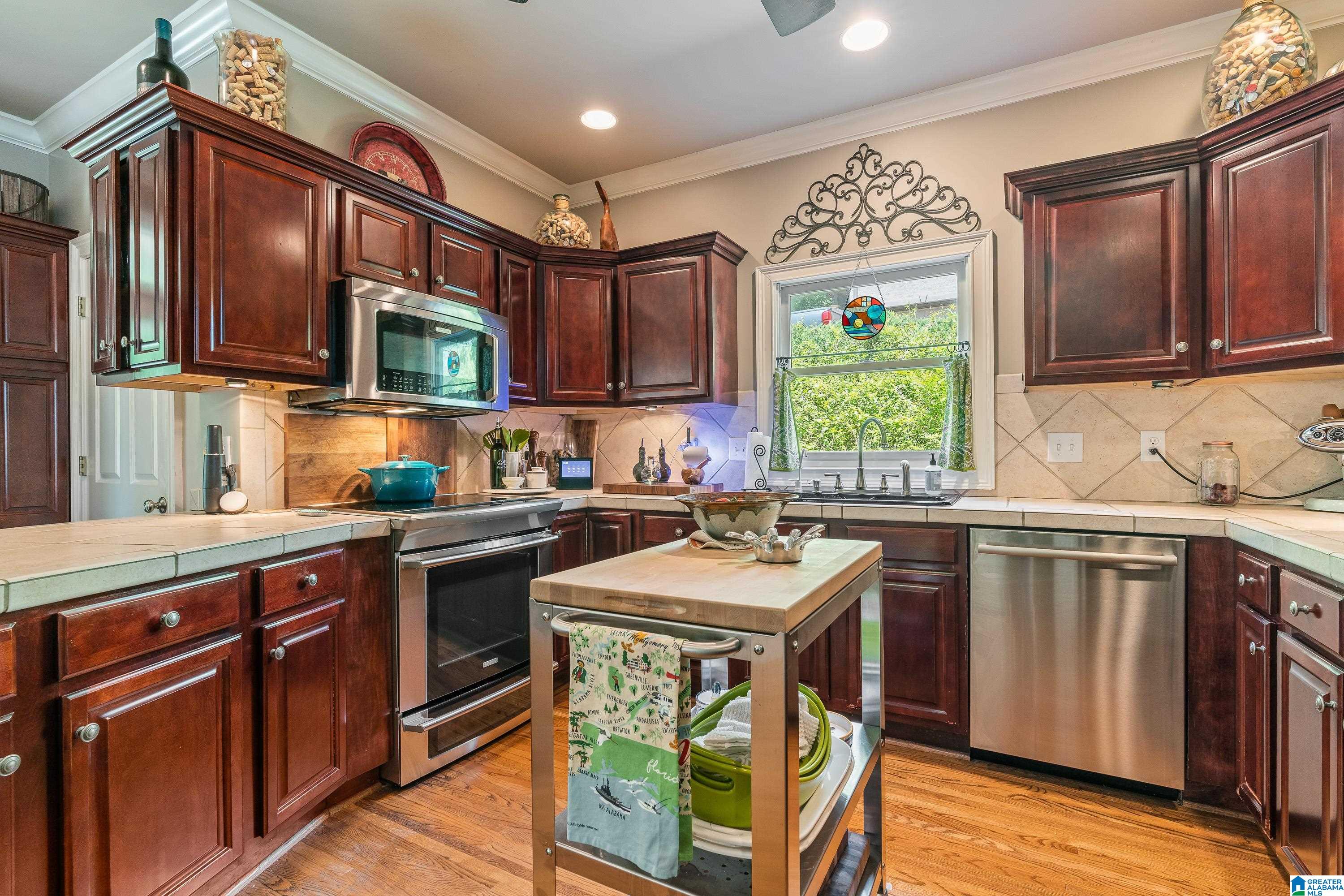 5085 LAKE CREST CIRCLE
