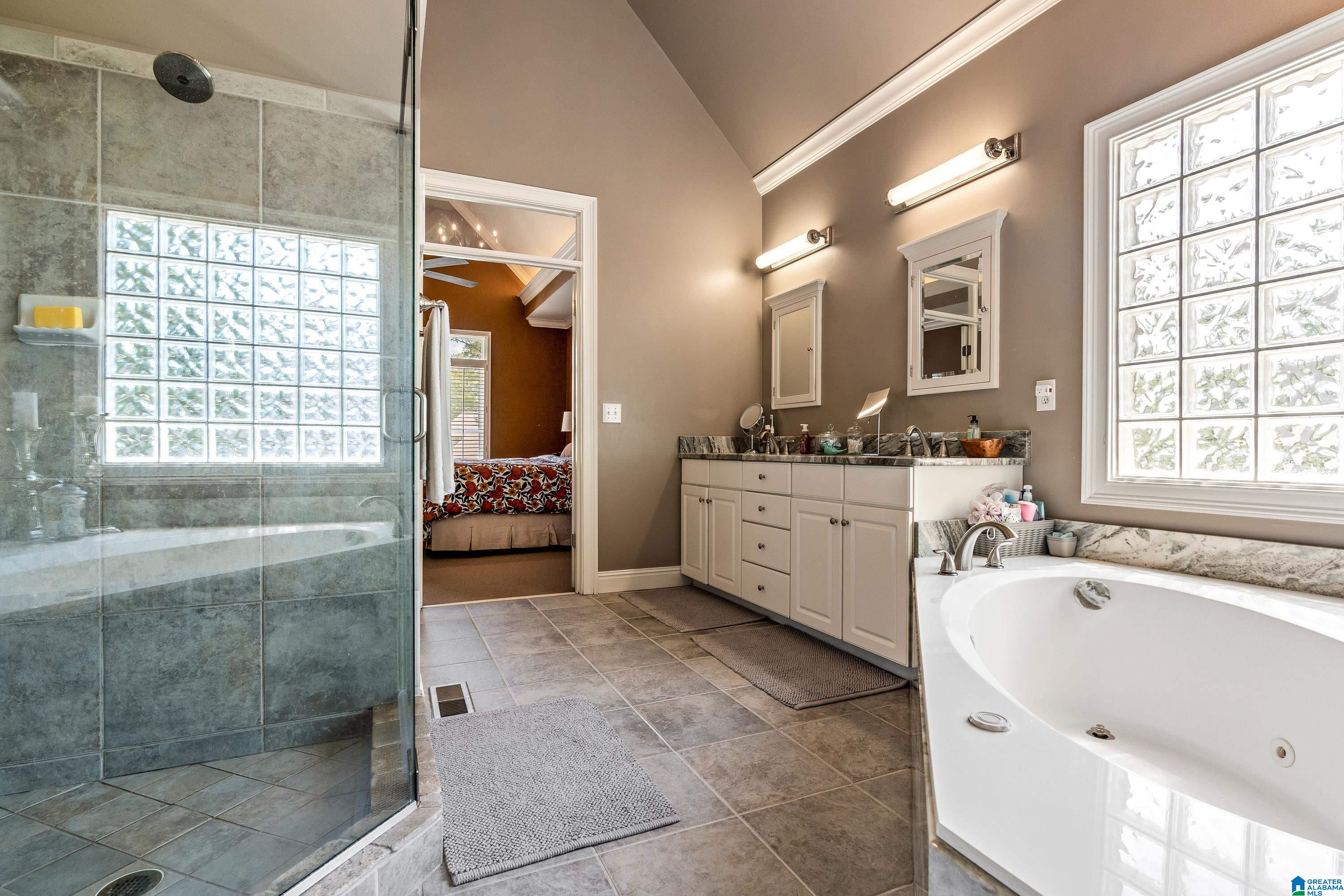 5085 LAKE CREST CIRCLE