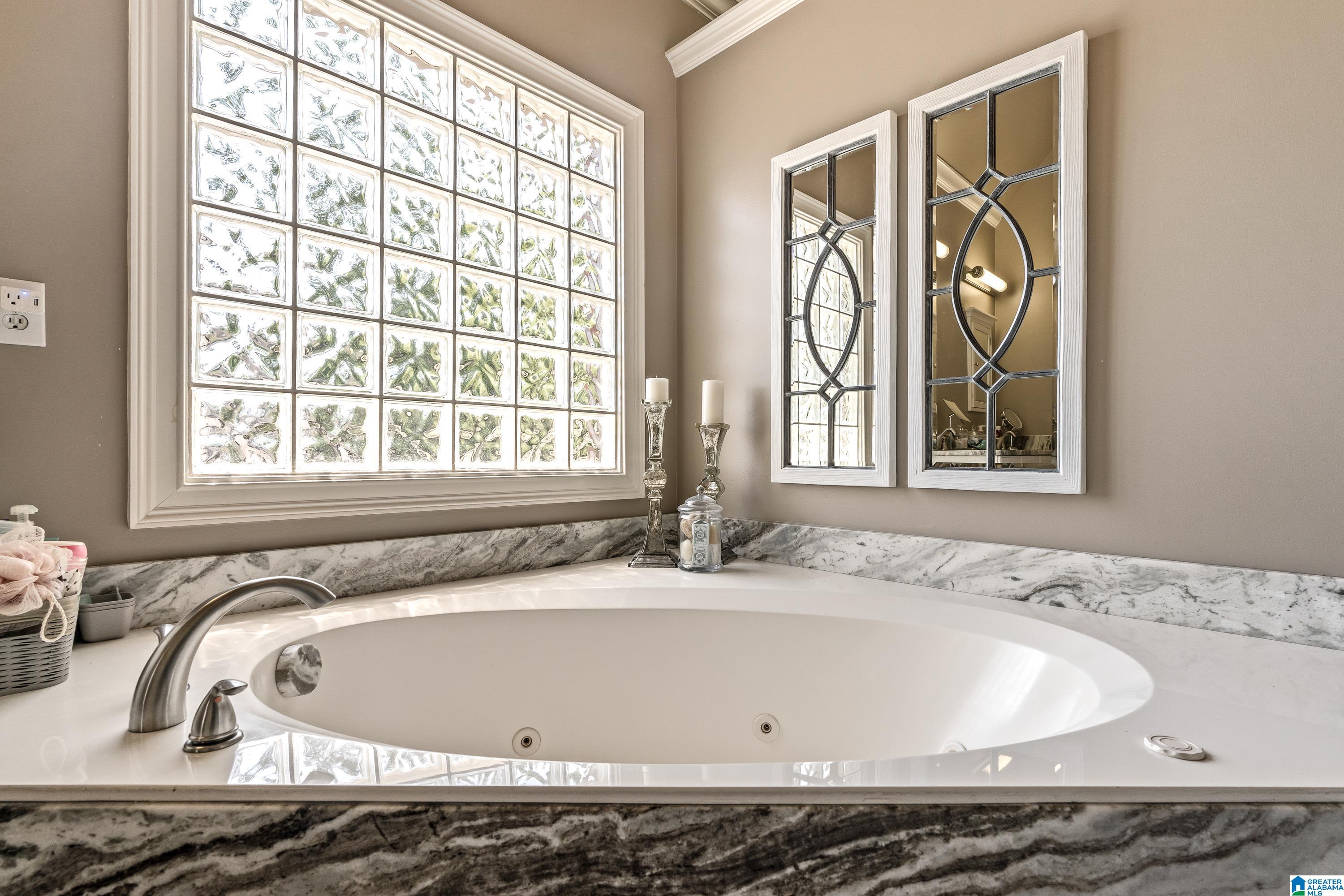 5085 LAKE CREST CIRCLE