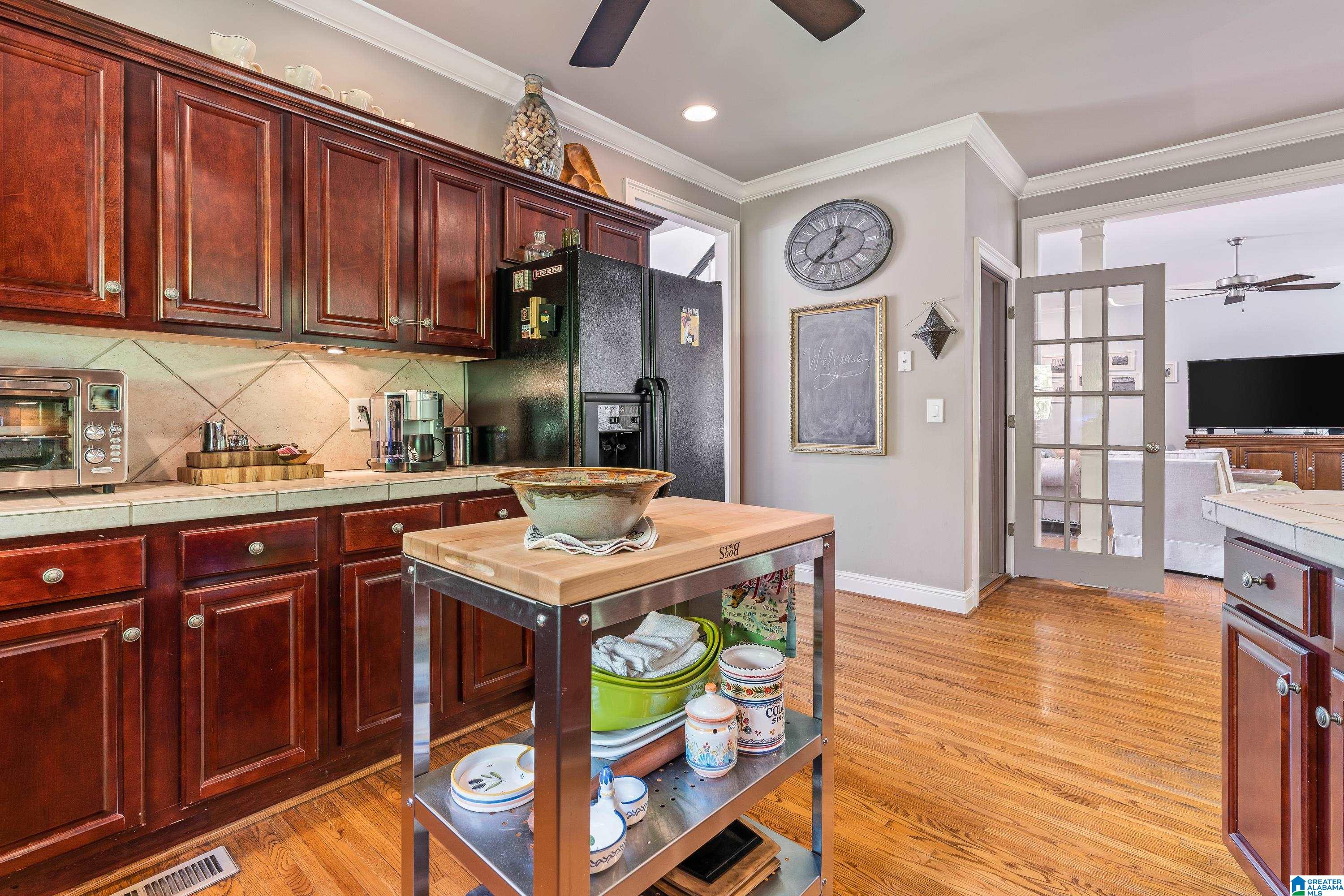 5085 LAKE CREST CIRCLE