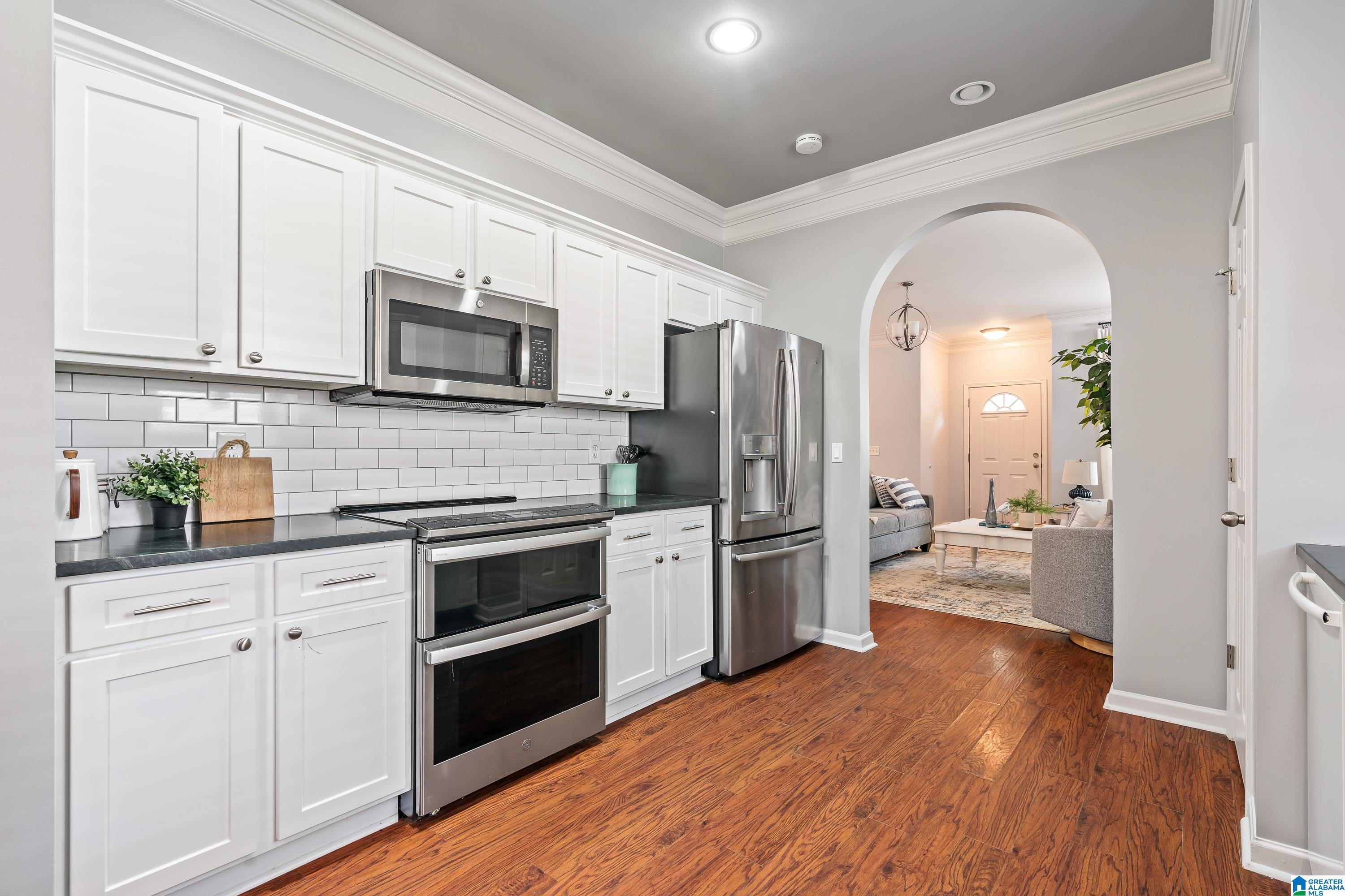 9391 BROOK FOREST CIRCLE