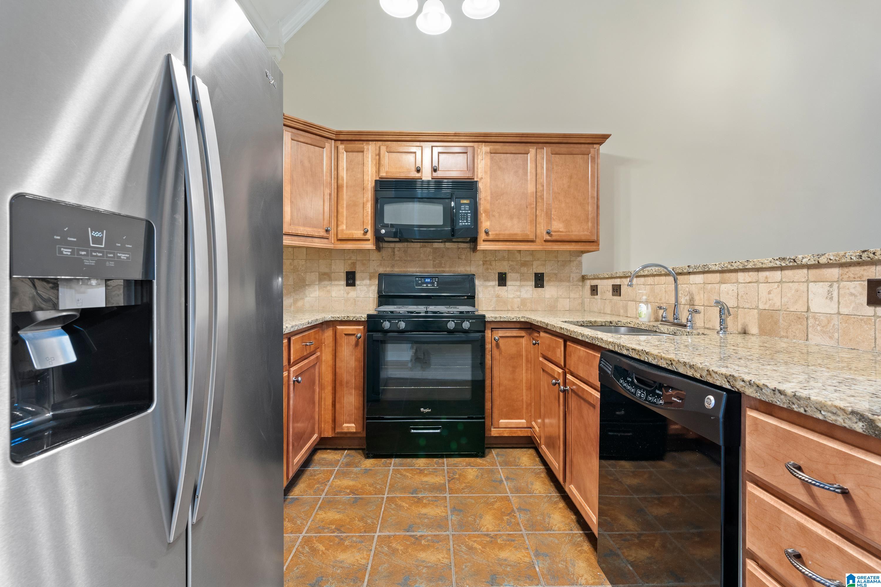 3939 RIVER POINTE LANE 8